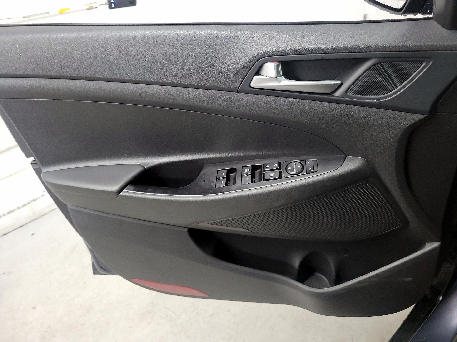 Thumbnail: 2019 Hyundai Tucson - 12