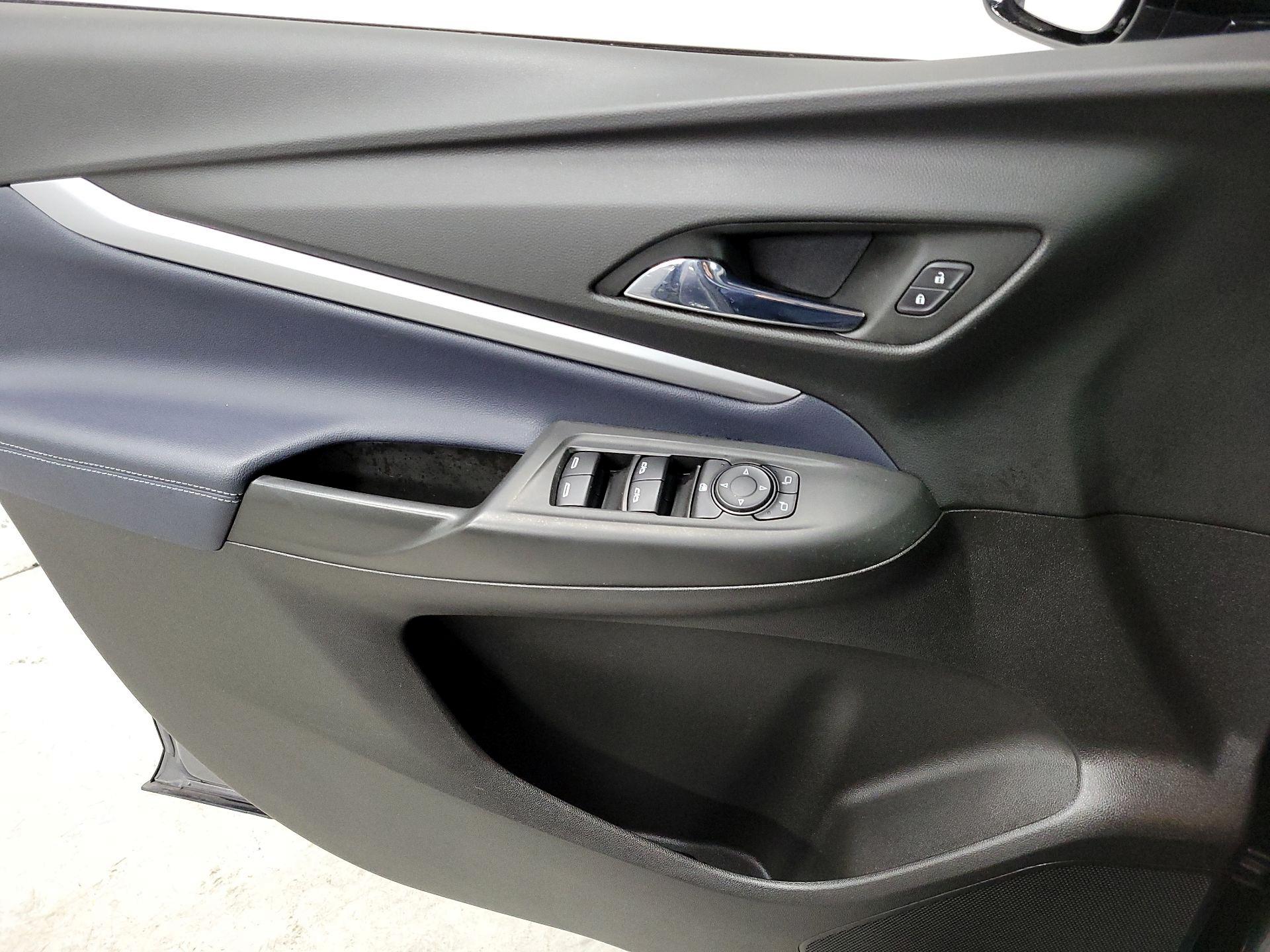 Thumbnail: 2023 Chevrolet Bolt EUV - 12