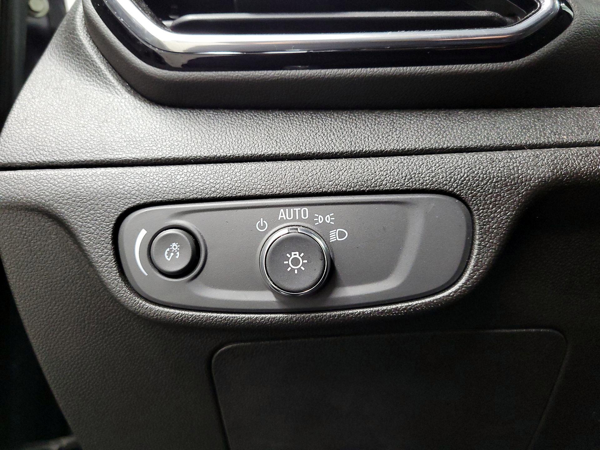 Thumbnail: 2023 Chevrolet Bolt EUV - 13