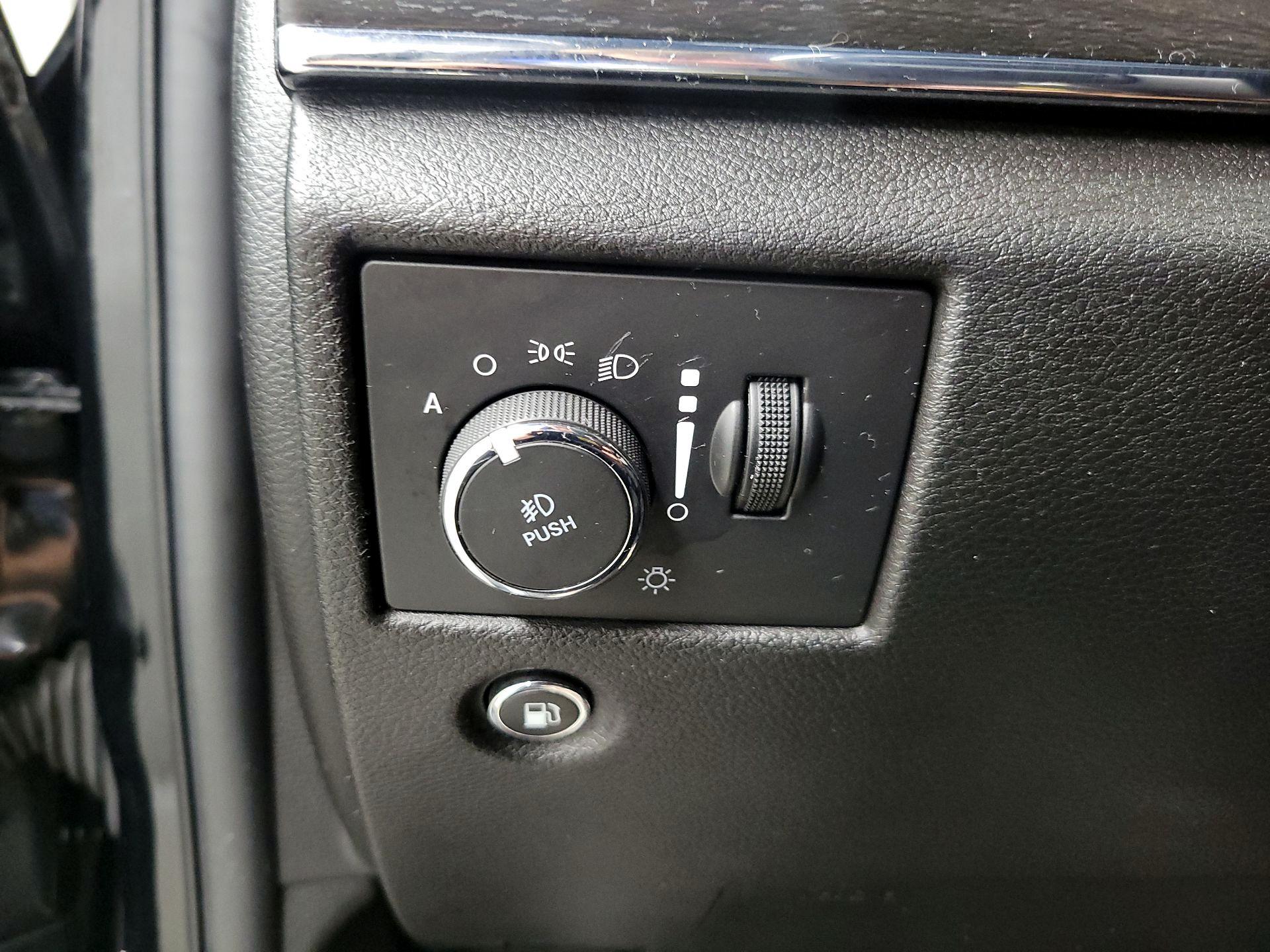 Thumbnail: 2018 Jeep Grand Cherokee - 13