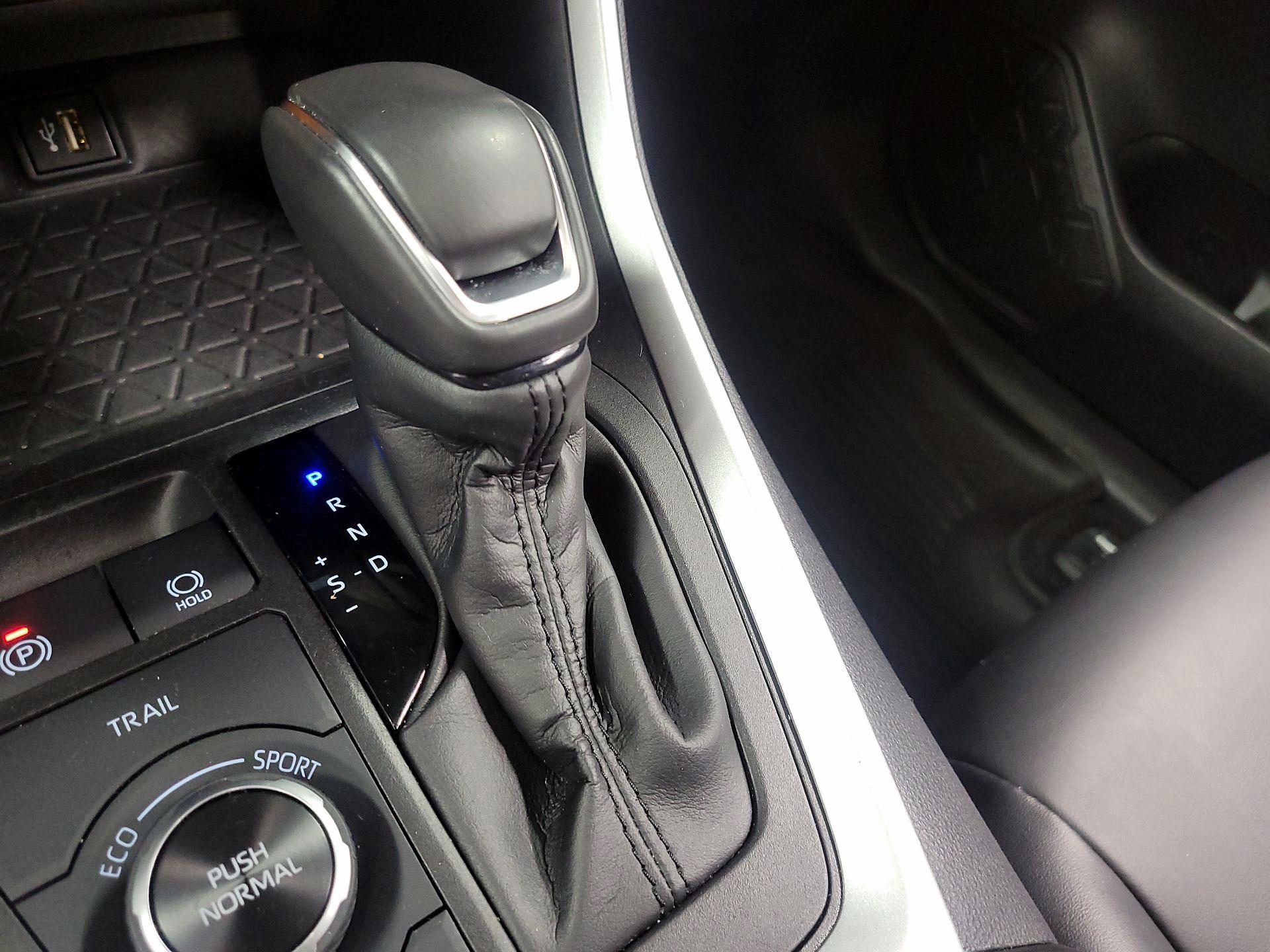 Thumbnail: 2024 Toyota RAV4 - 16