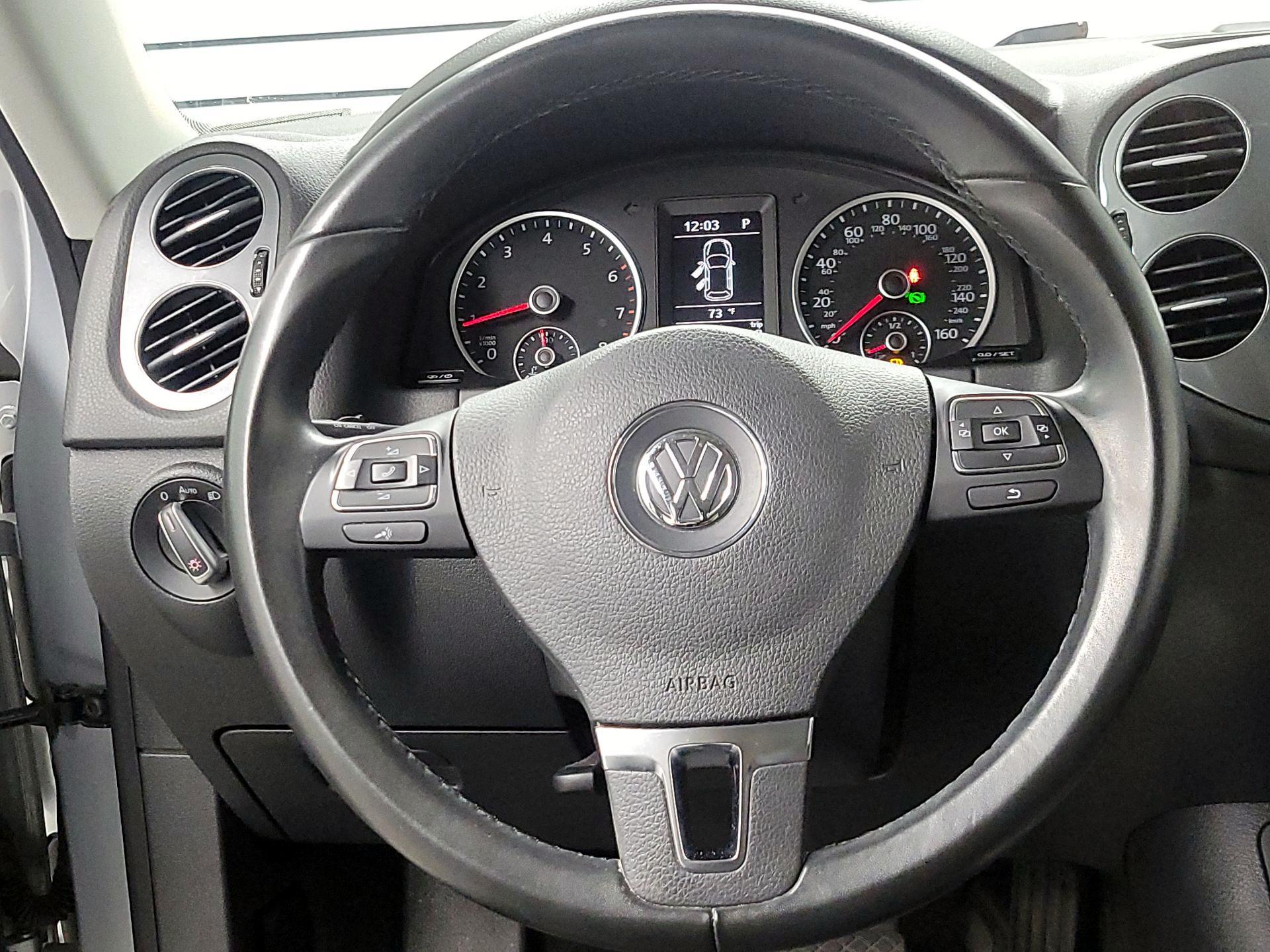 Thumbnail: 2017 Volkswagen Tiguan - 10