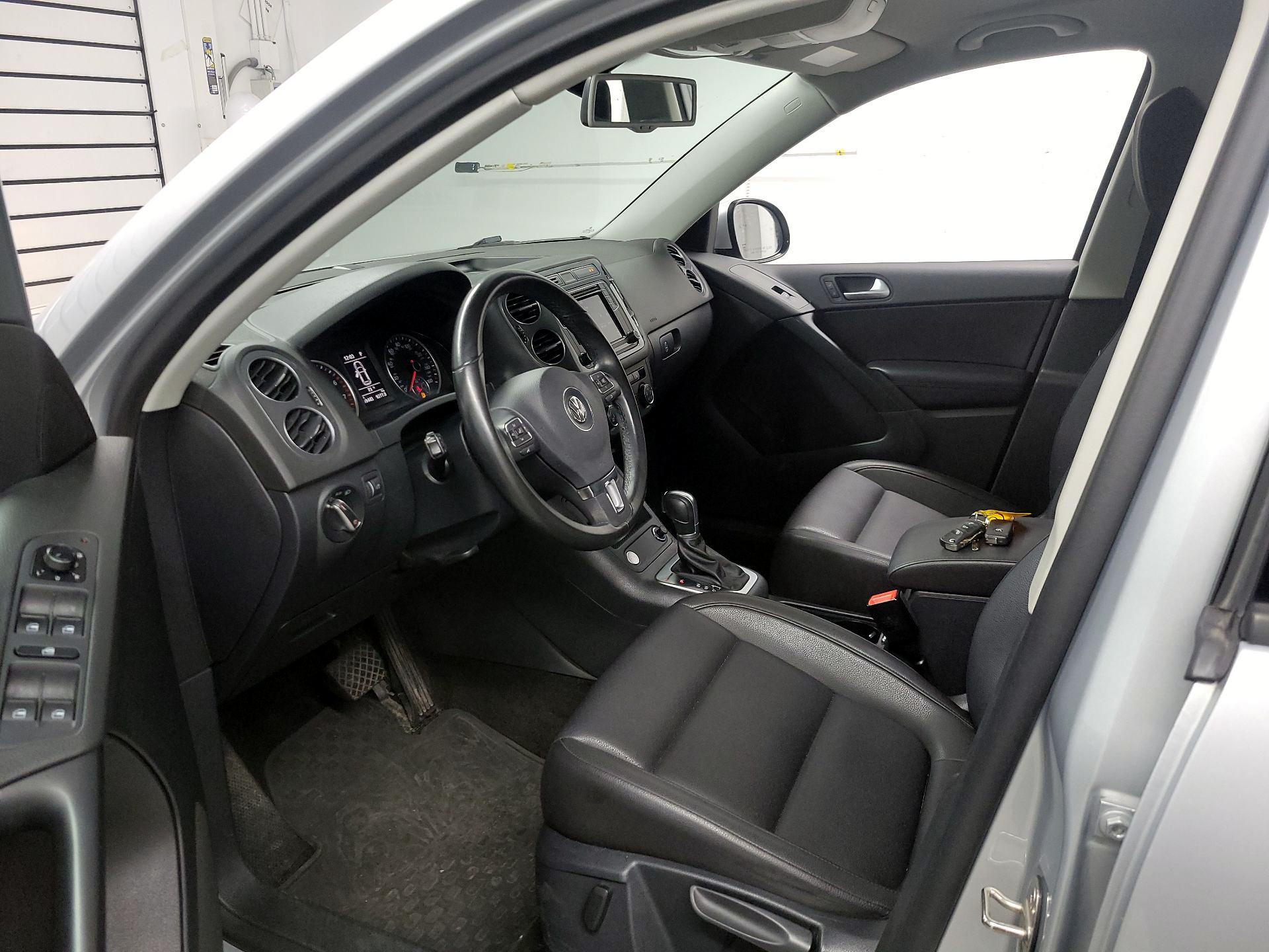 Thumbnail: 2017 Volkswagen Tiguan - 11