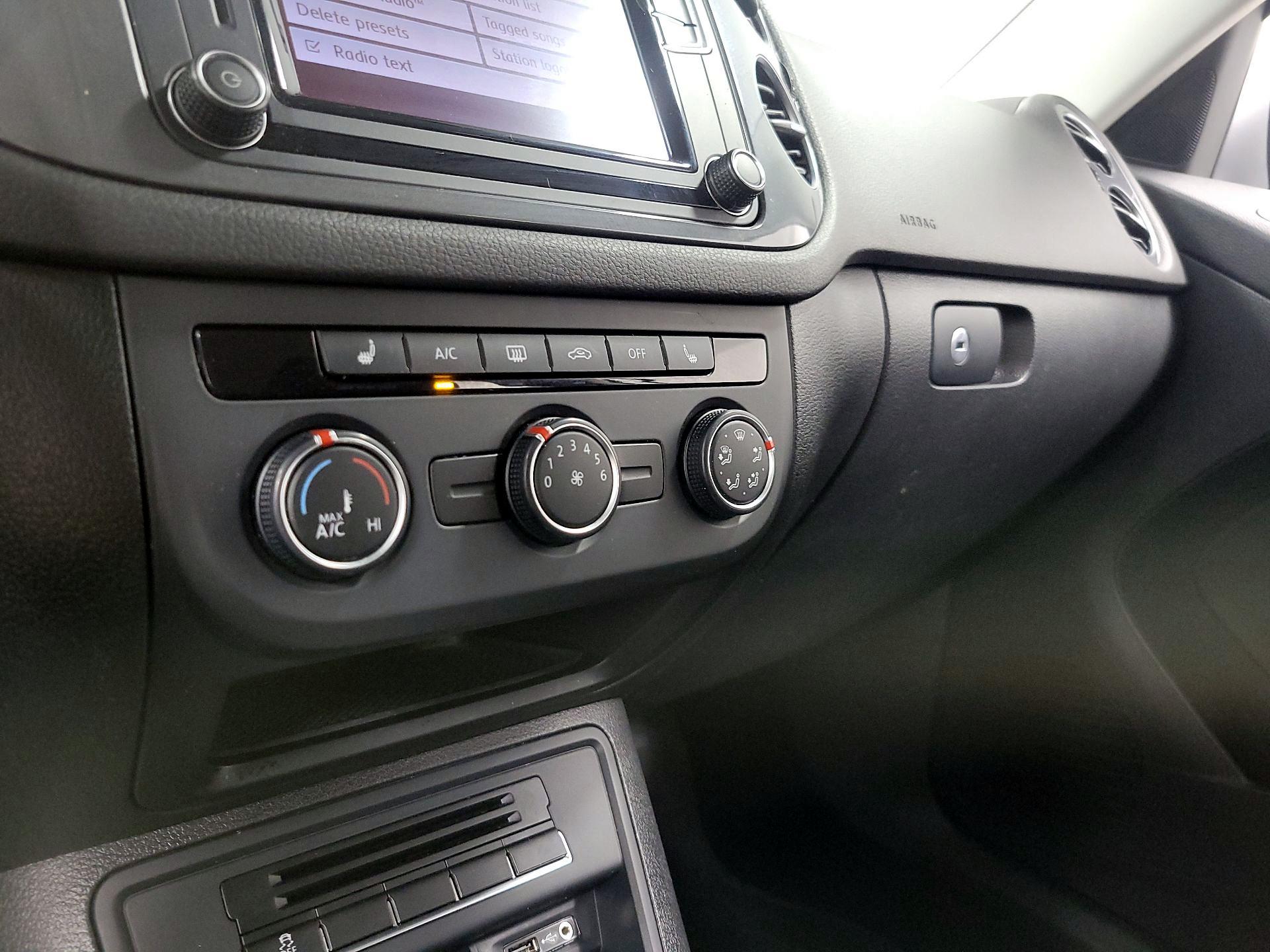 Thumbnail: 2017 Volkswagen Tiguan - 16