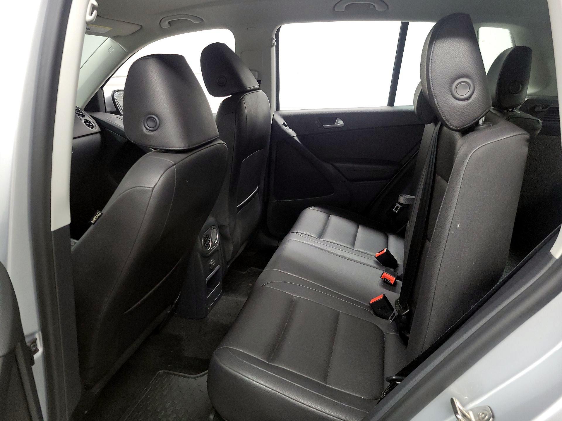 Thumbnail: 2017 Volkswagen Tiguan - 19