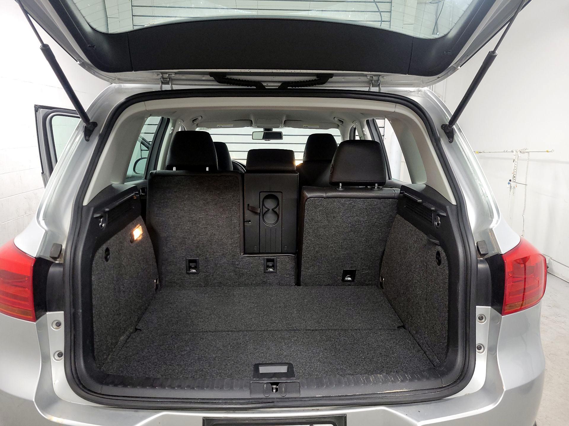 Thumbnail: 2017 Volkswagen Tiguan - 20