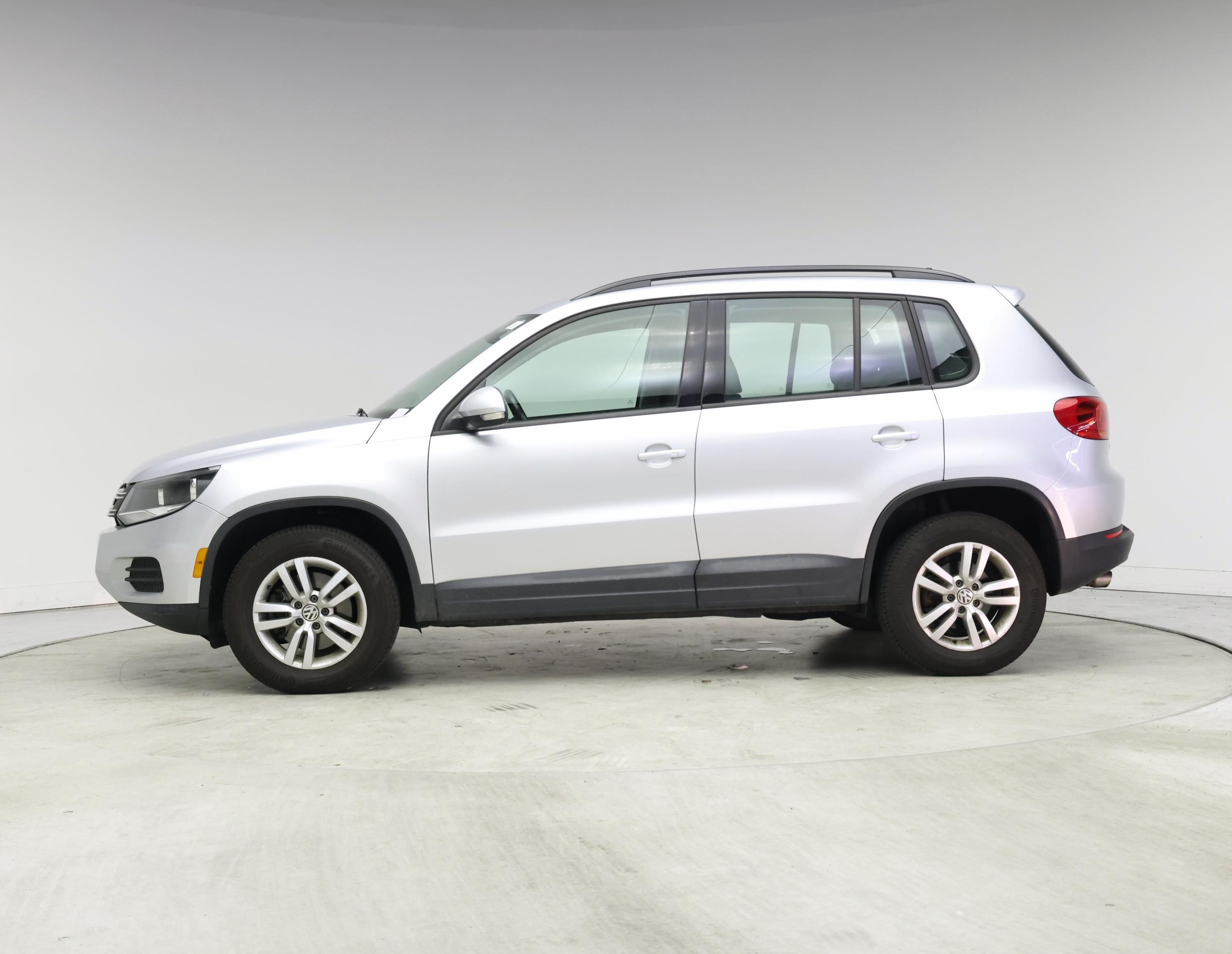Thumbnail: 2017 Volkswagen Tiguan - 3