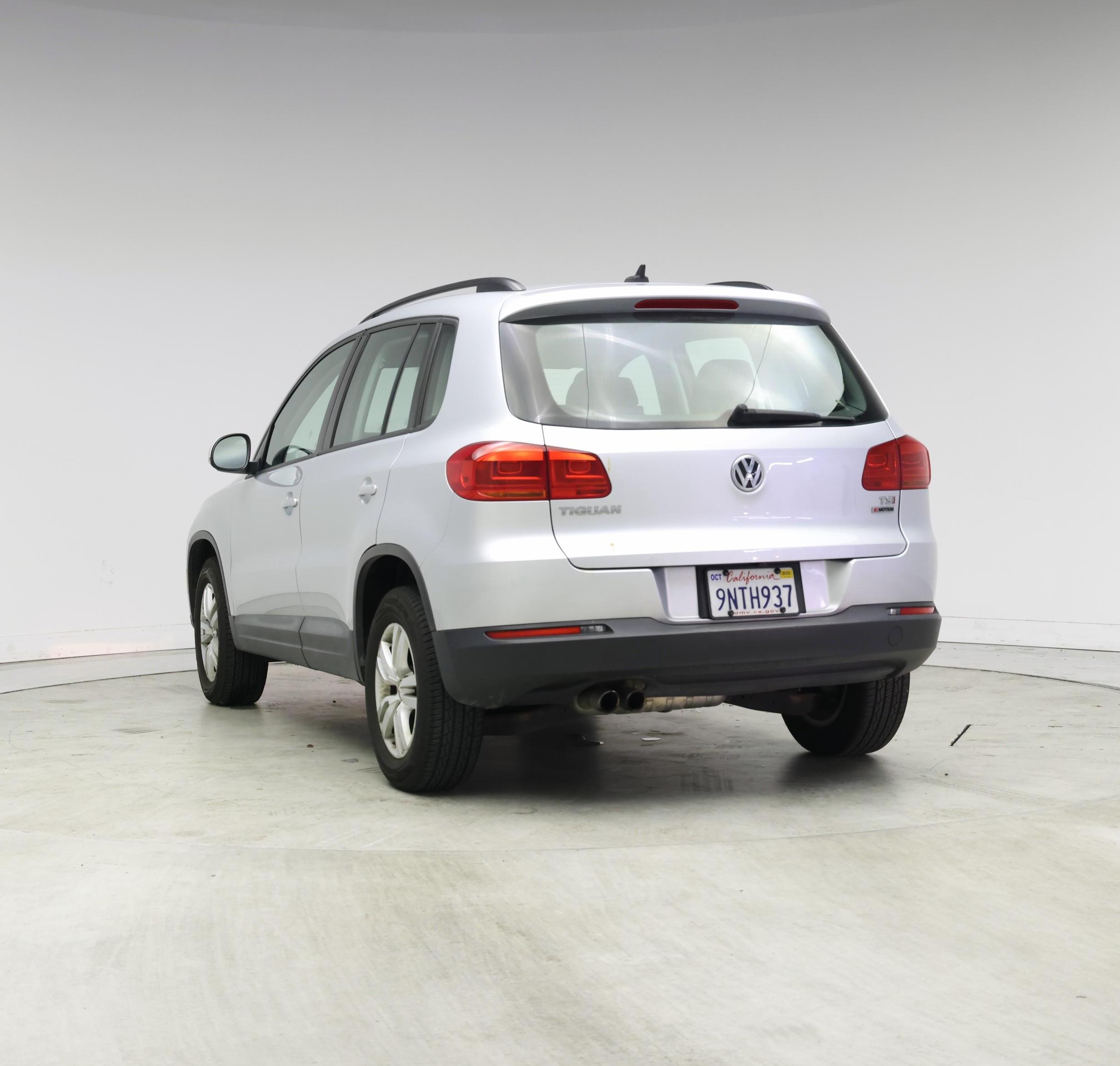 Thumbnail: 2017 Volkswagen Tiguan - 6