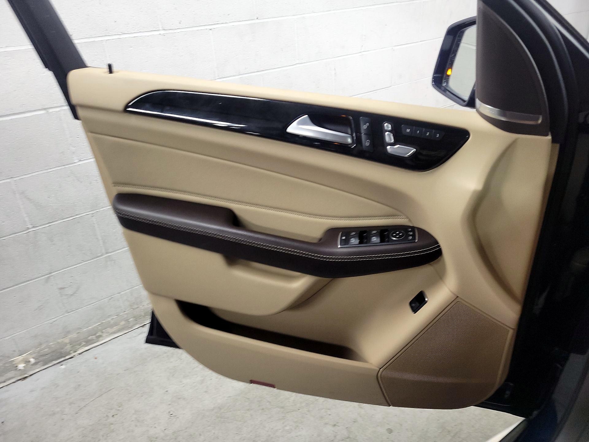 Thumbnail: 2017 Mercedes-Benz GLE - 12