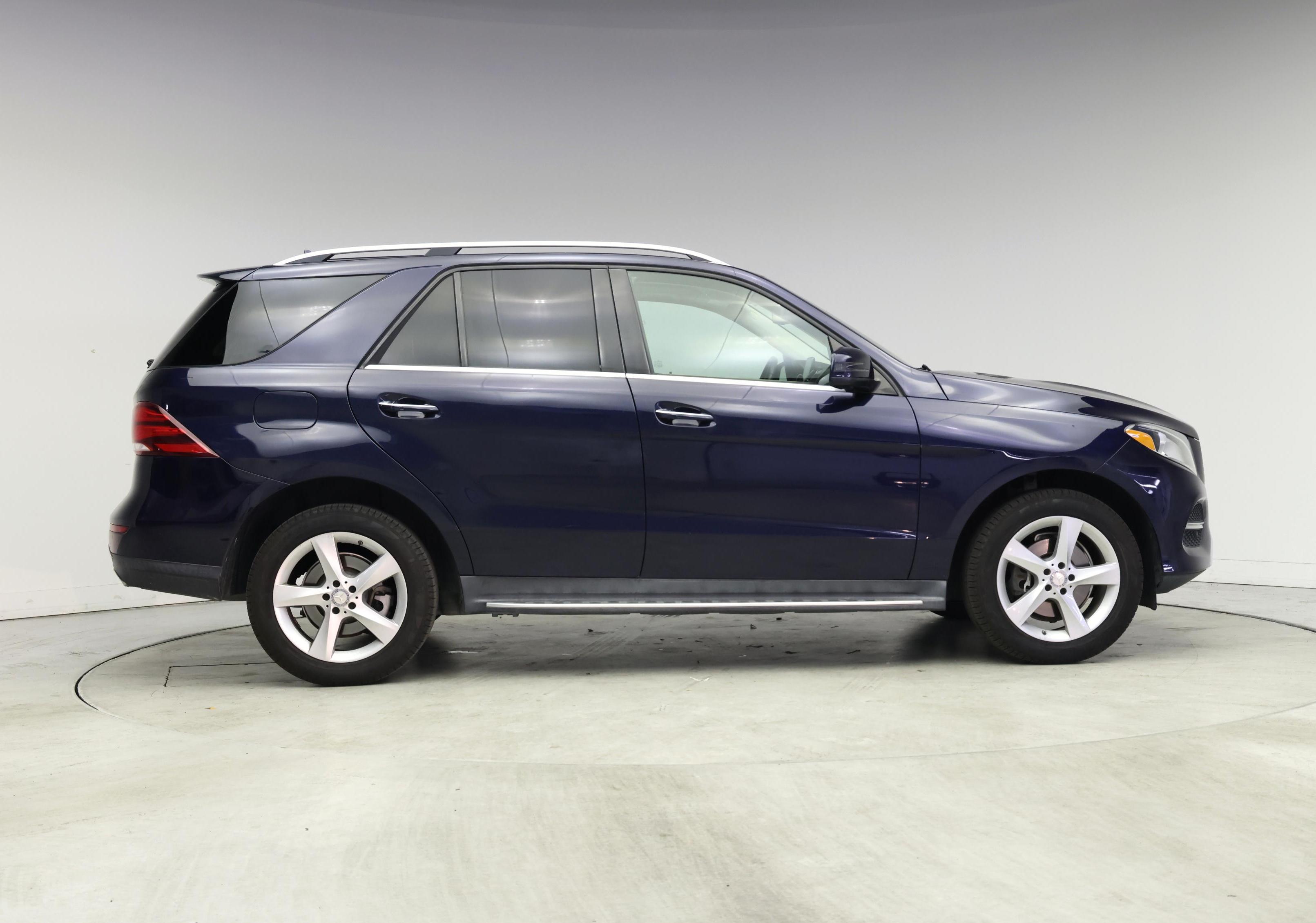 Thumbnail: 2017 Mercedes-Benz GLE - 7