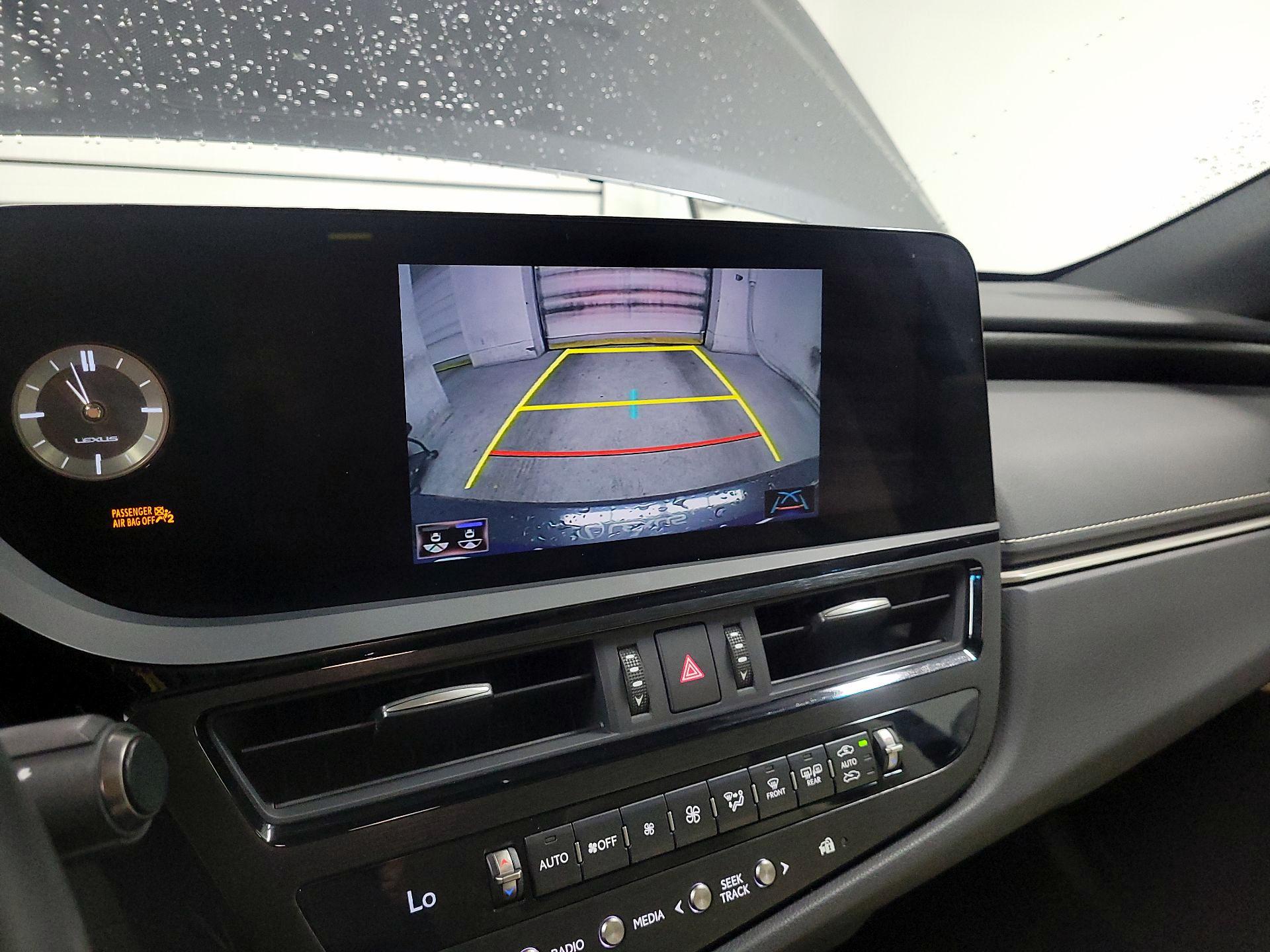 Thumbnail: 2022 Lexus ES - 13