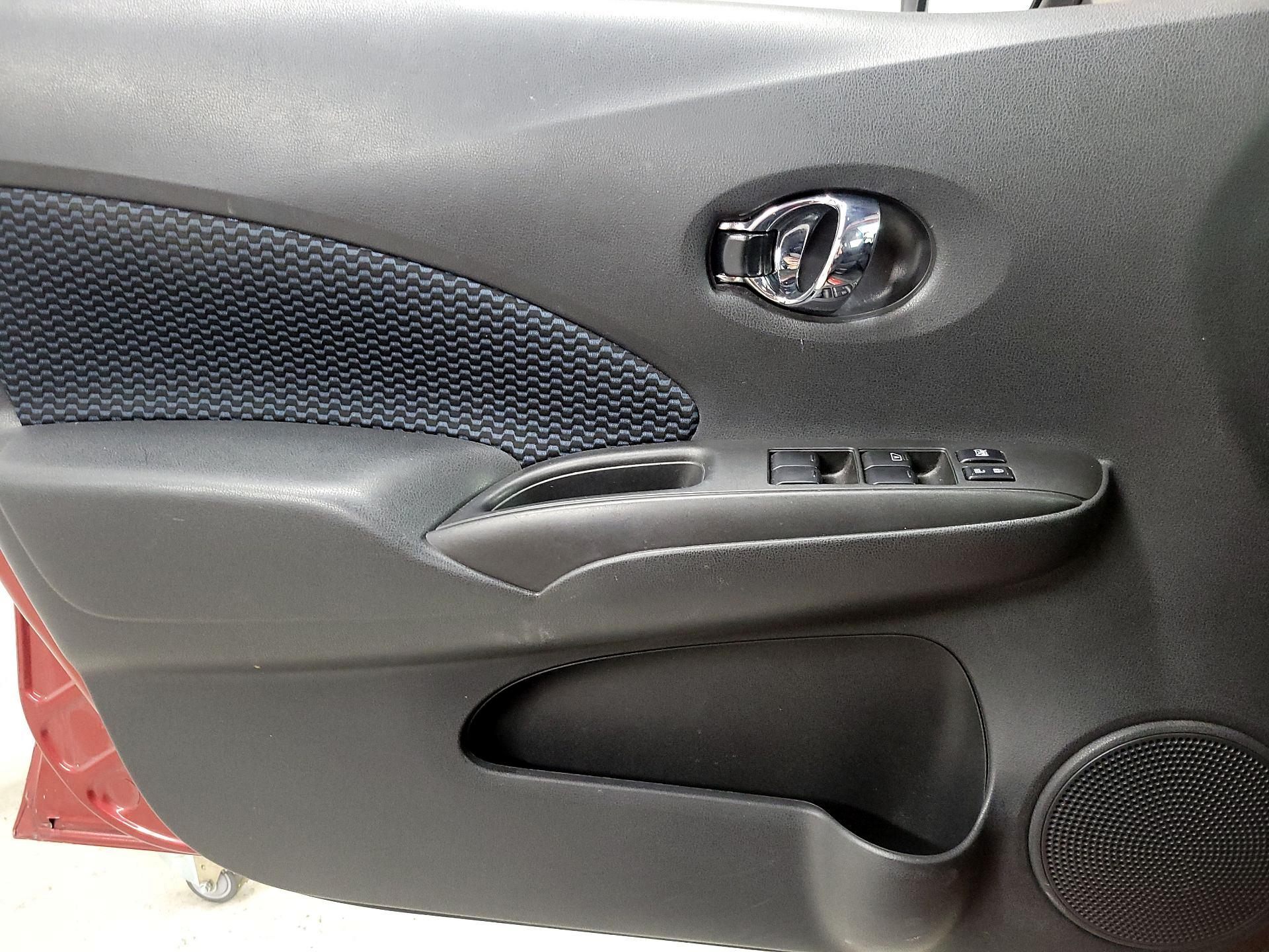 Thumbnail: 2018 Nissan Versa Note - 12