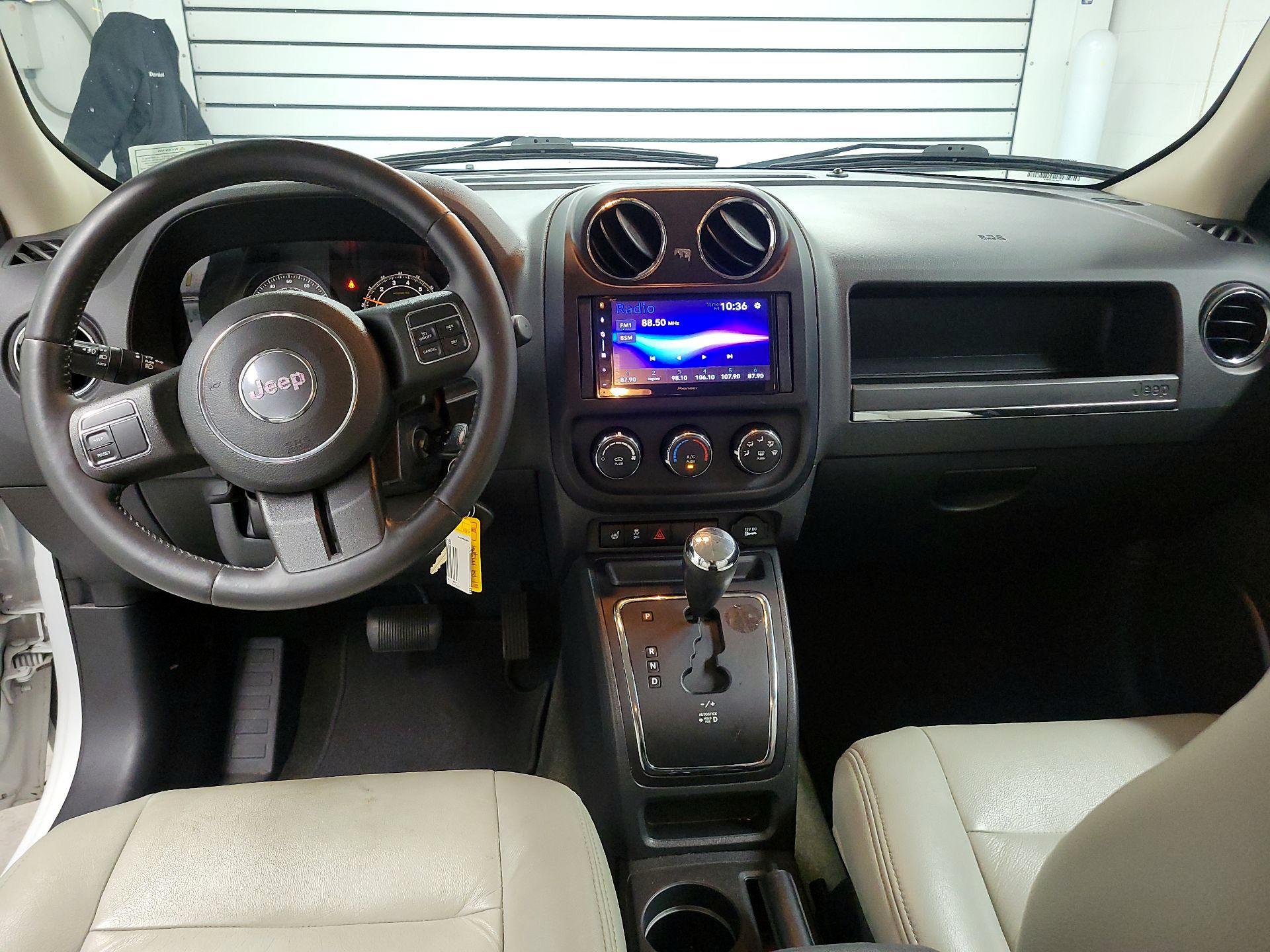 Thumbnail: 2016 Jeep Patriot - 9