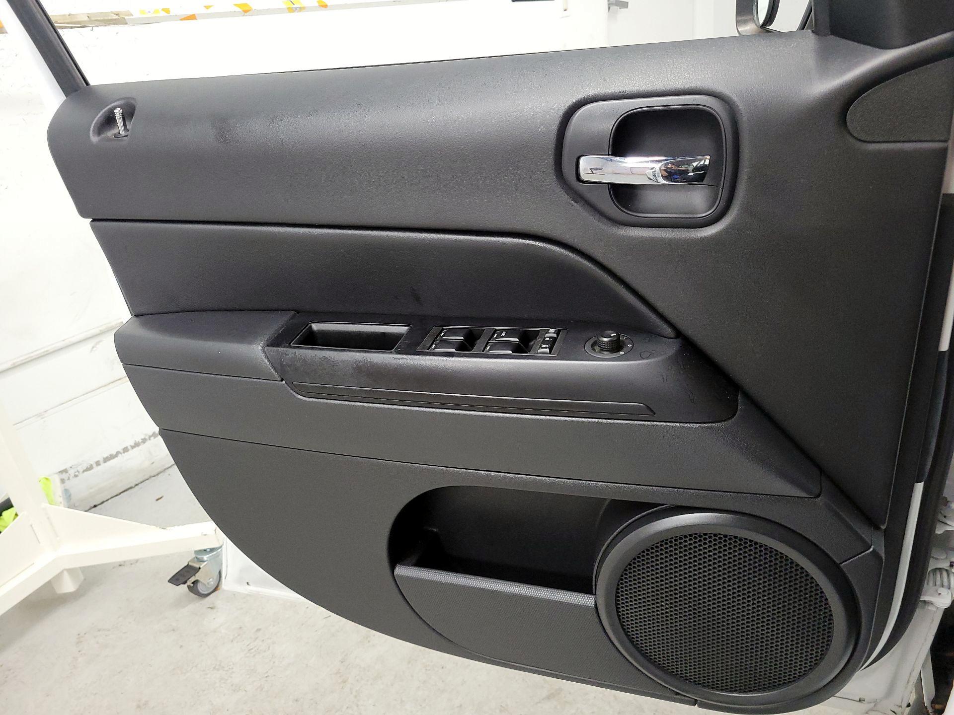 Thumbnail: 2016 Jeep Patriot - 12