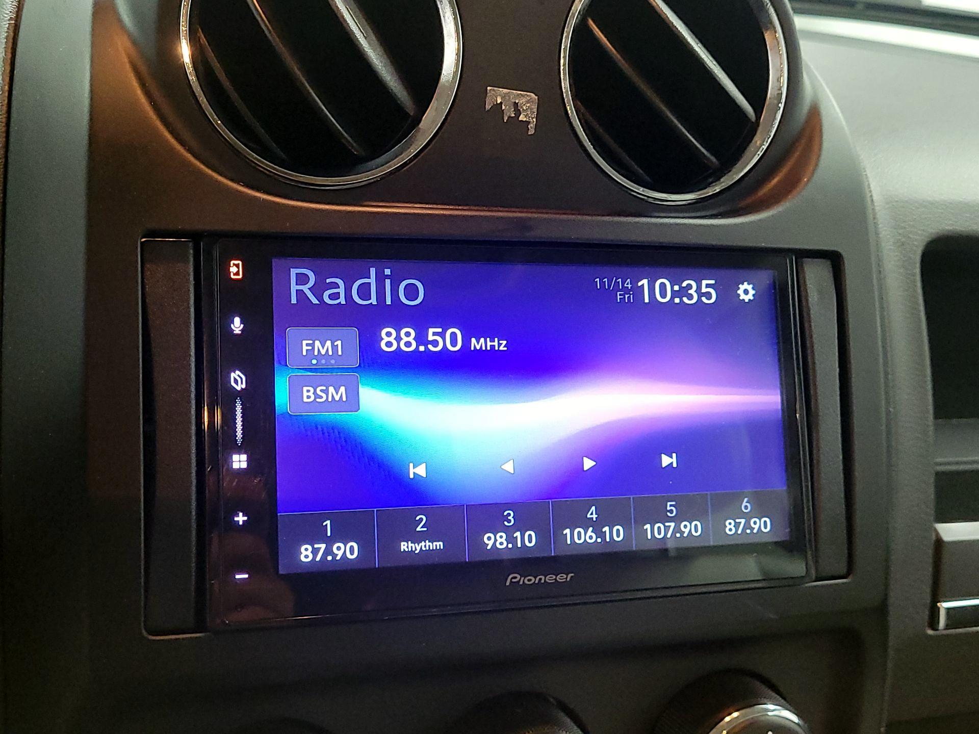 Thumbnail: 2016 Jeep Patriot - 14