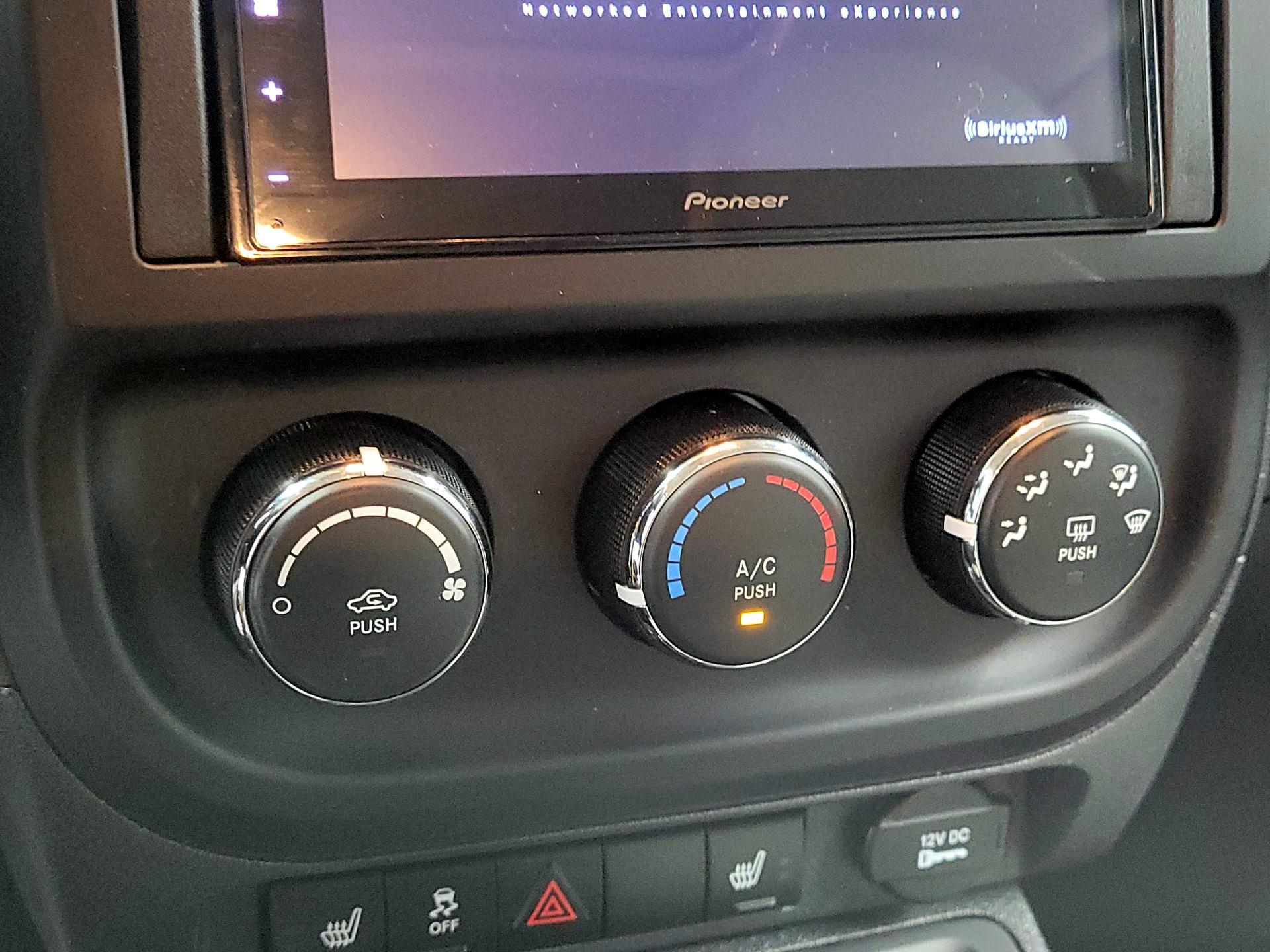 Thumbnail: 2016 Jeep Patriot - 15