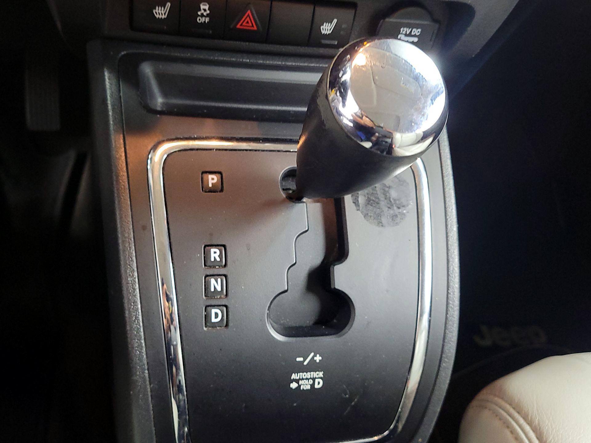 Thumbnail: 2016 Jeep Patriot - 16