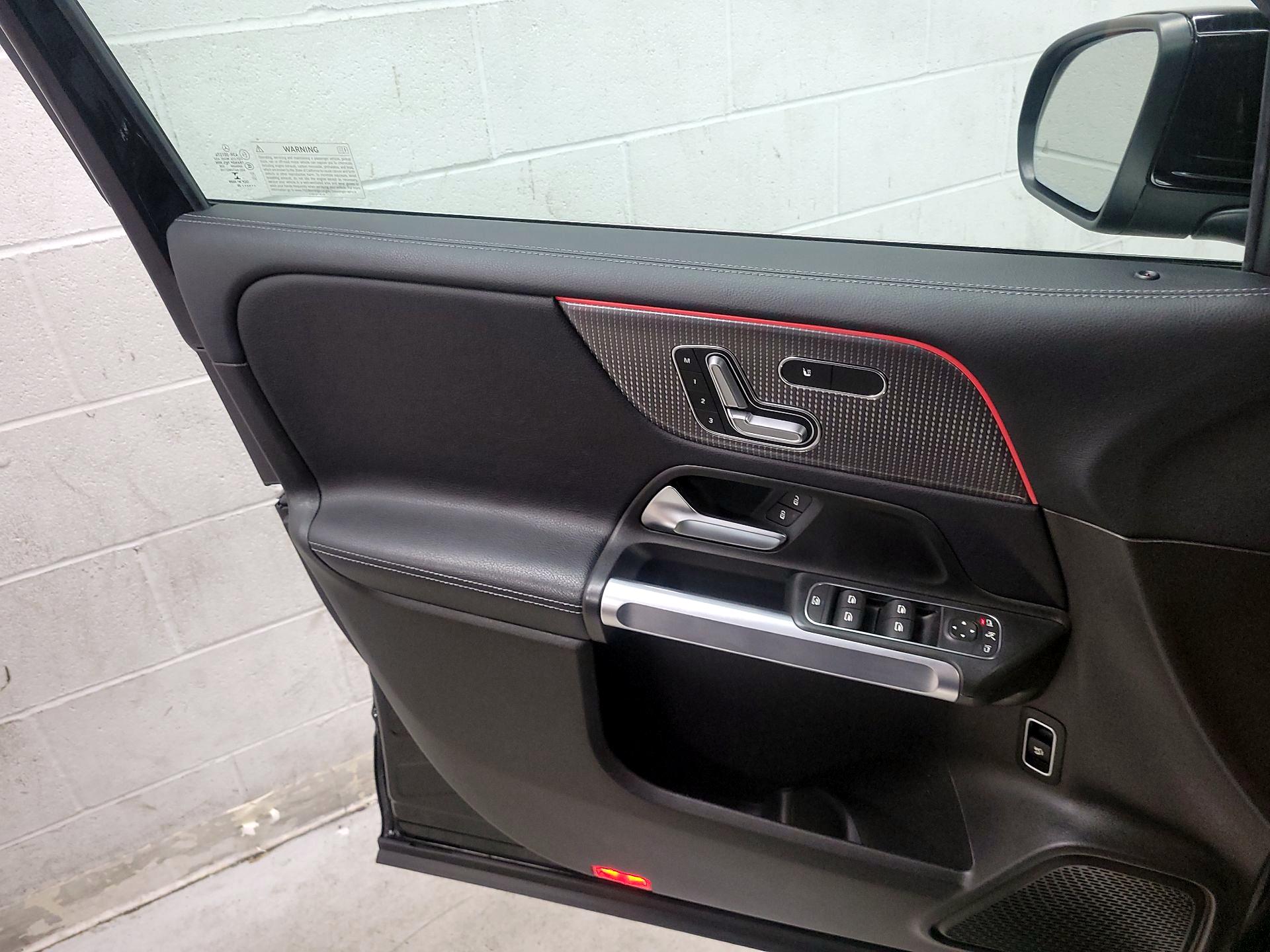 Thumbnail: 2020 Mercedes-Benz GLB - 12