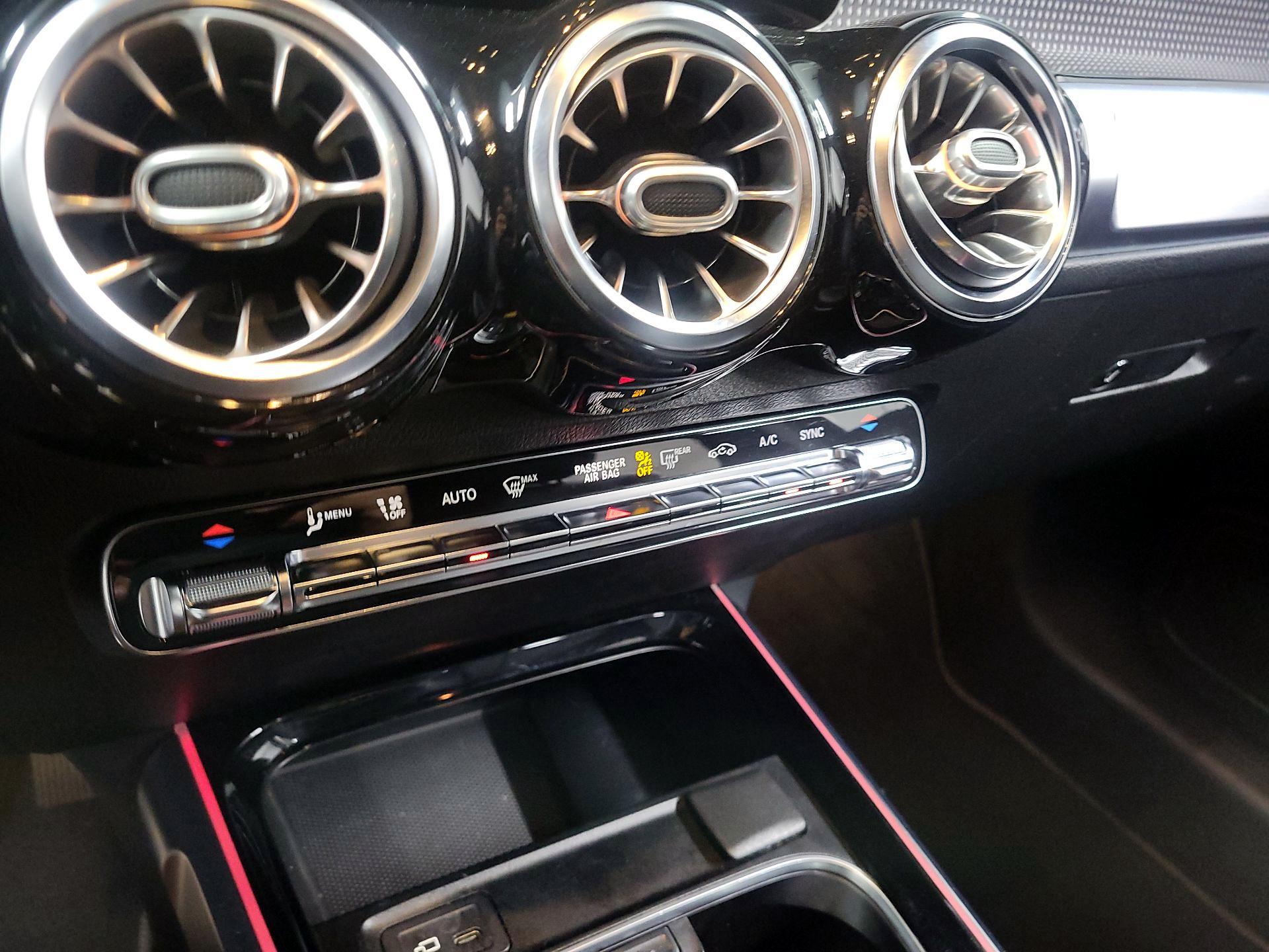 Thumbnail: 2020 Mercedes-Benz GLB - 15