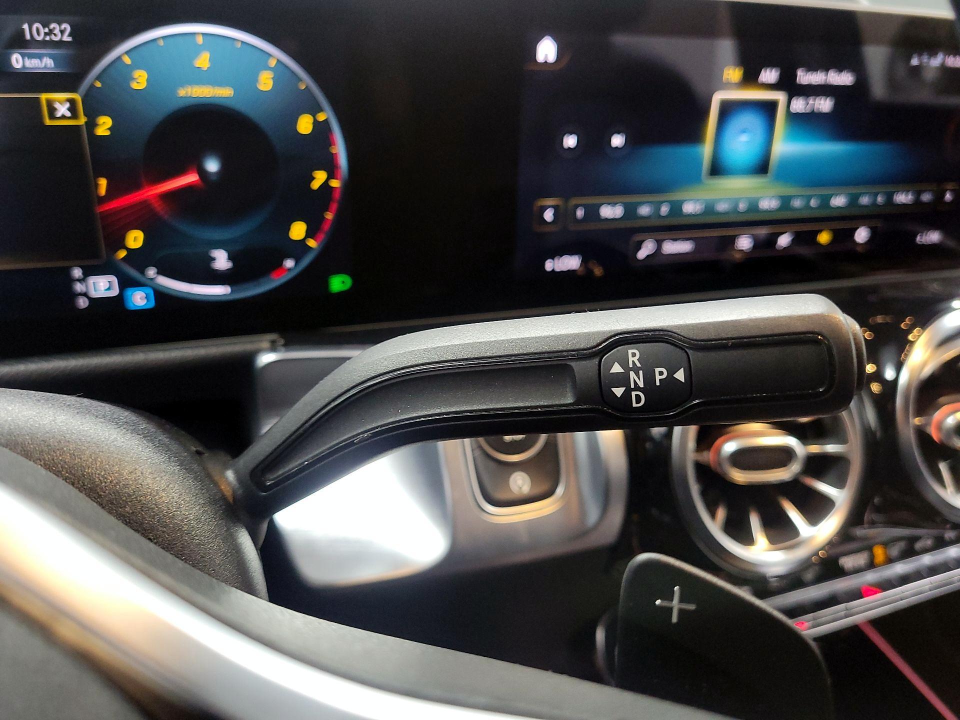 Thumbnail: 2020 Mercedes-Benz GLB - 16