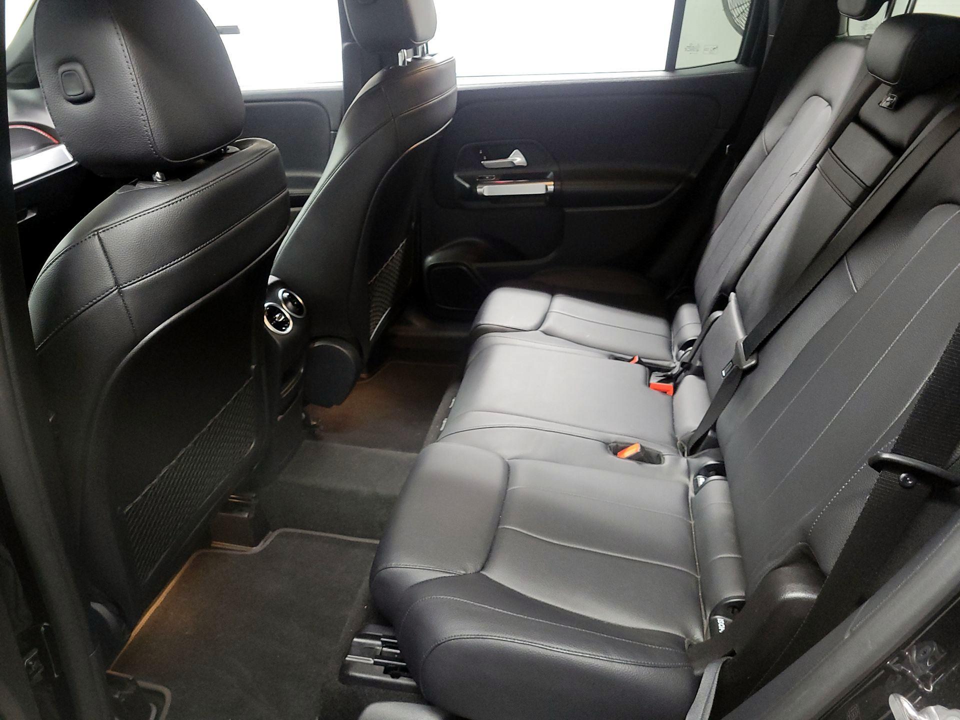 Thumbnail: 2020 Mercedes-Benz GLB - 17