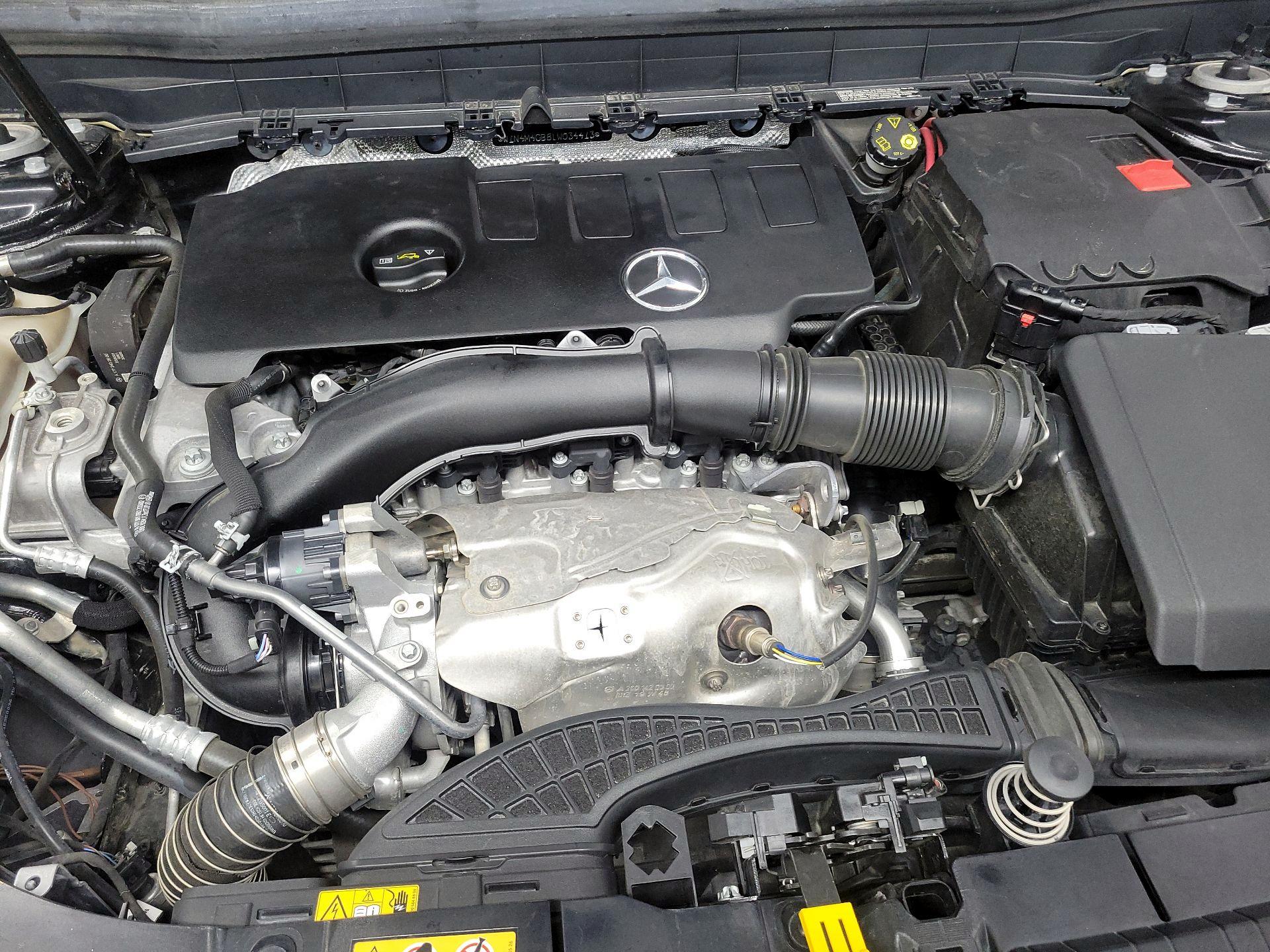 Thumbnail: 2020 Mercedes-Benz GLB - 19