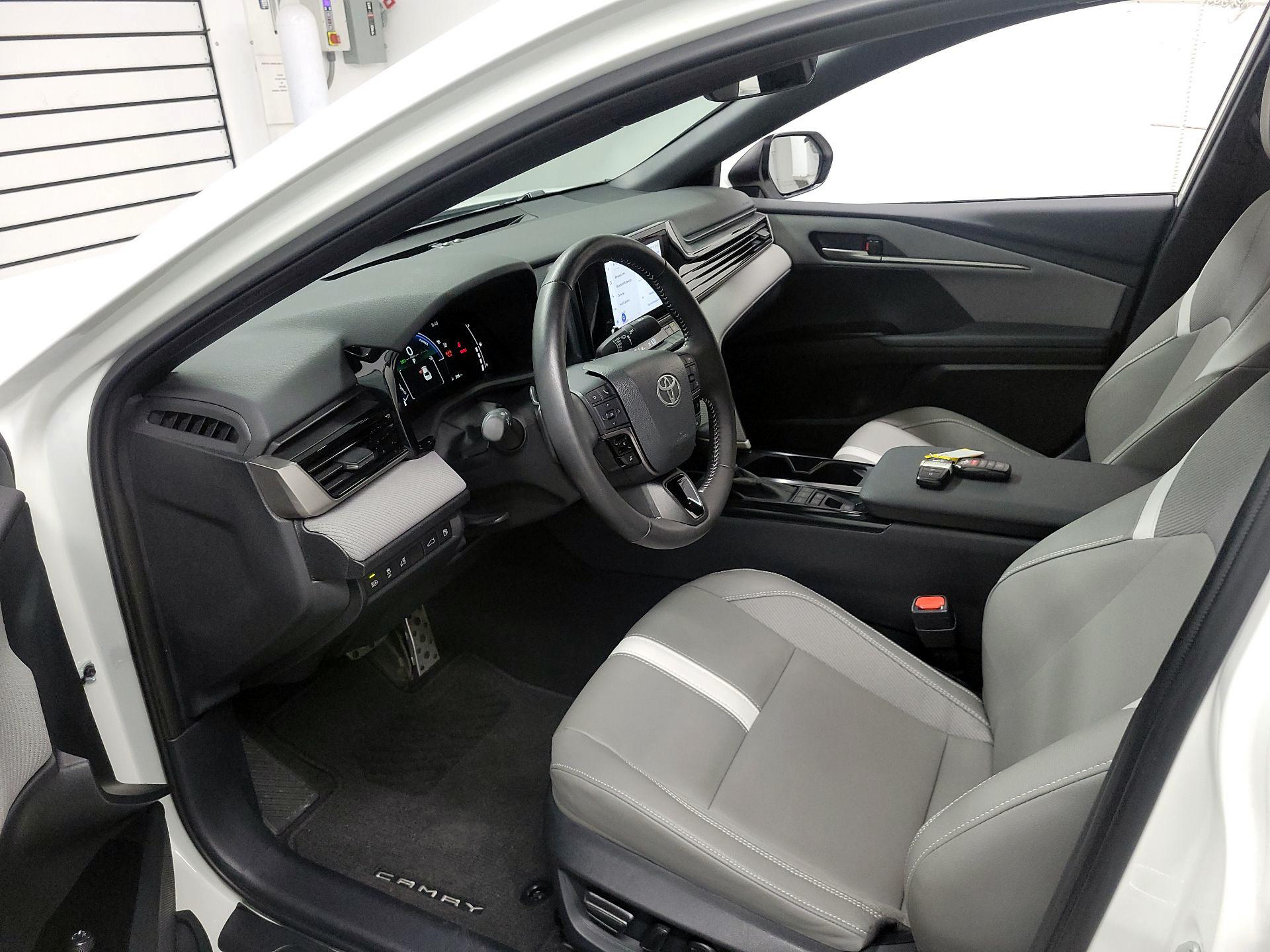 Thumbnail: 2025 Toyota Camry - 11