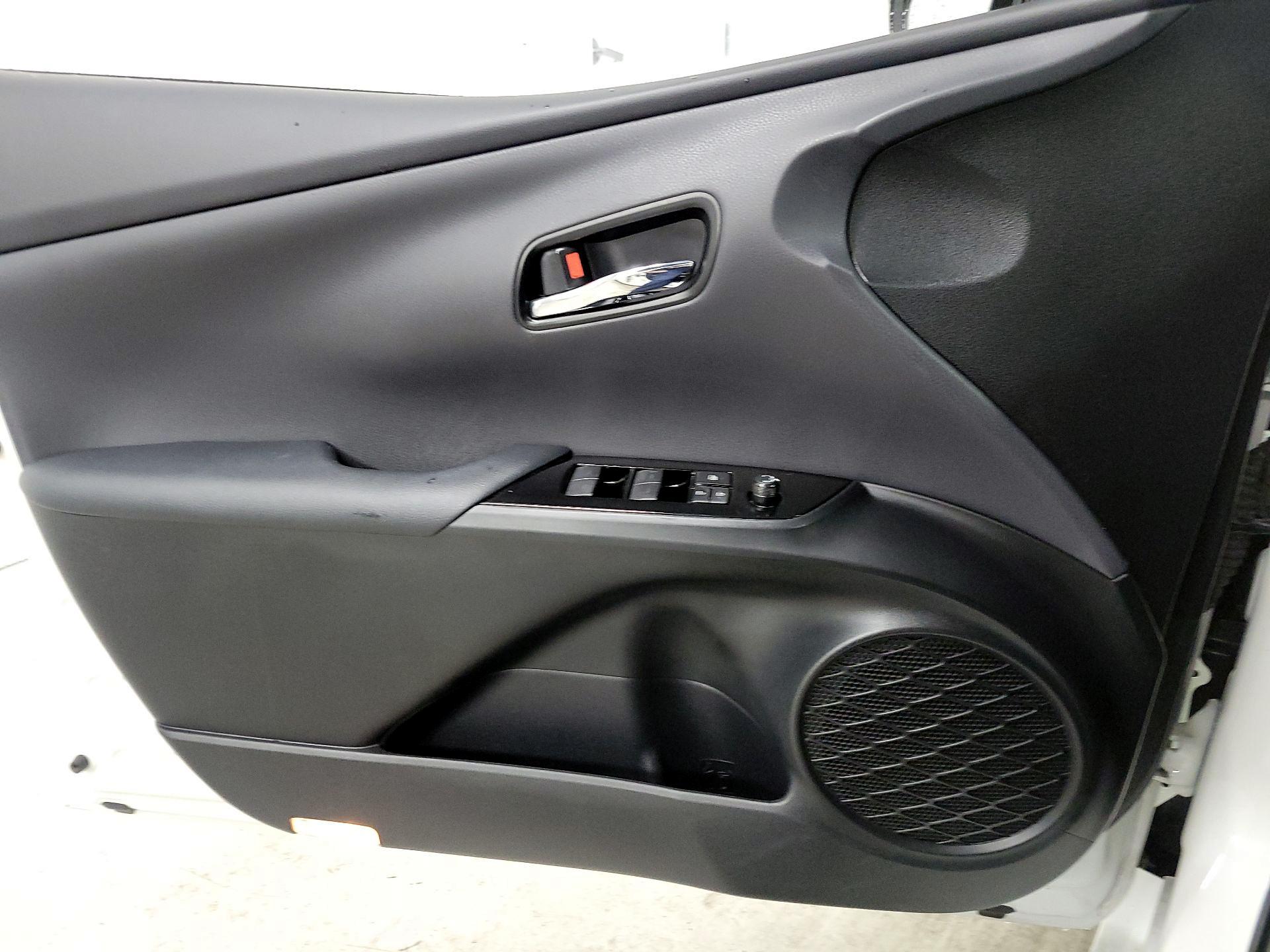 Thumbnail: 2020 Toyota Prius Prime - 12