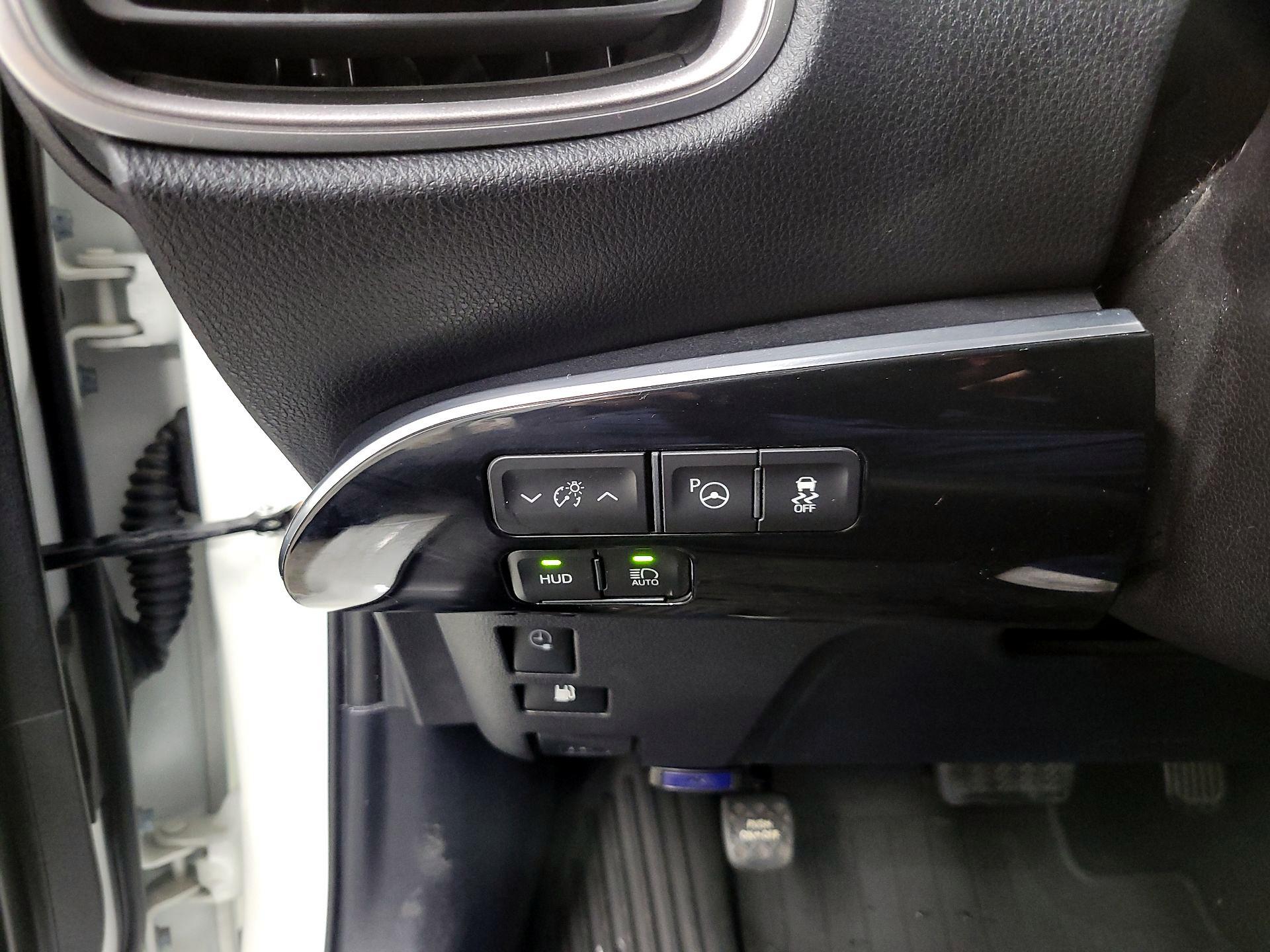 Thumbnail: 2020 Toyota Prius Prime - 13