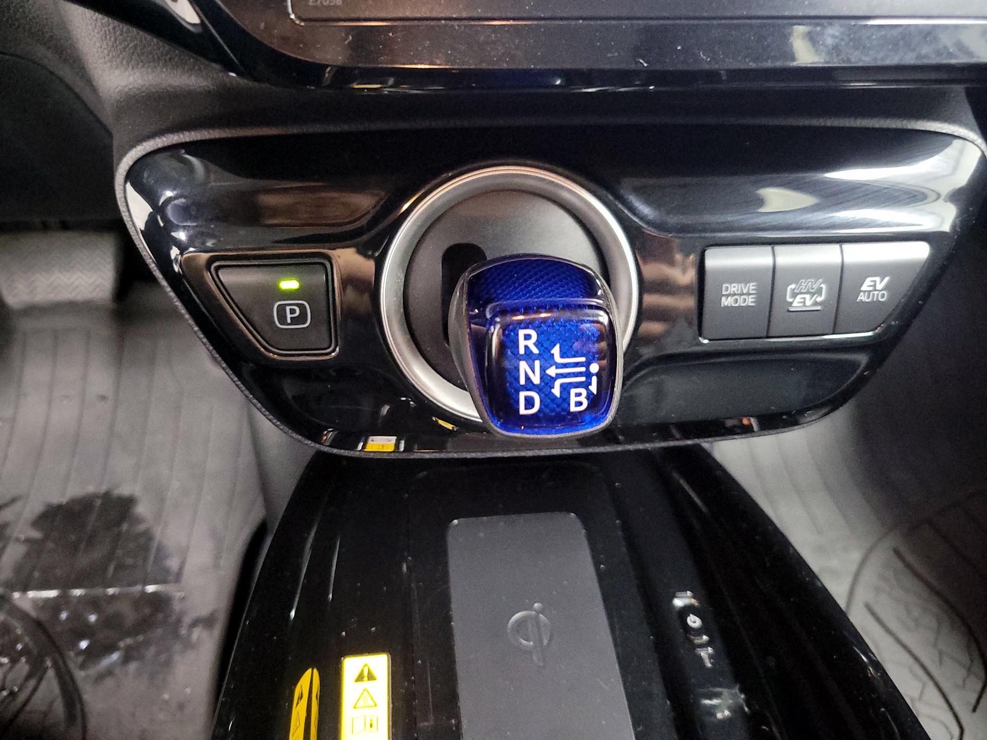 Thumbnail: 2020 Toyota Prius Prime - 18