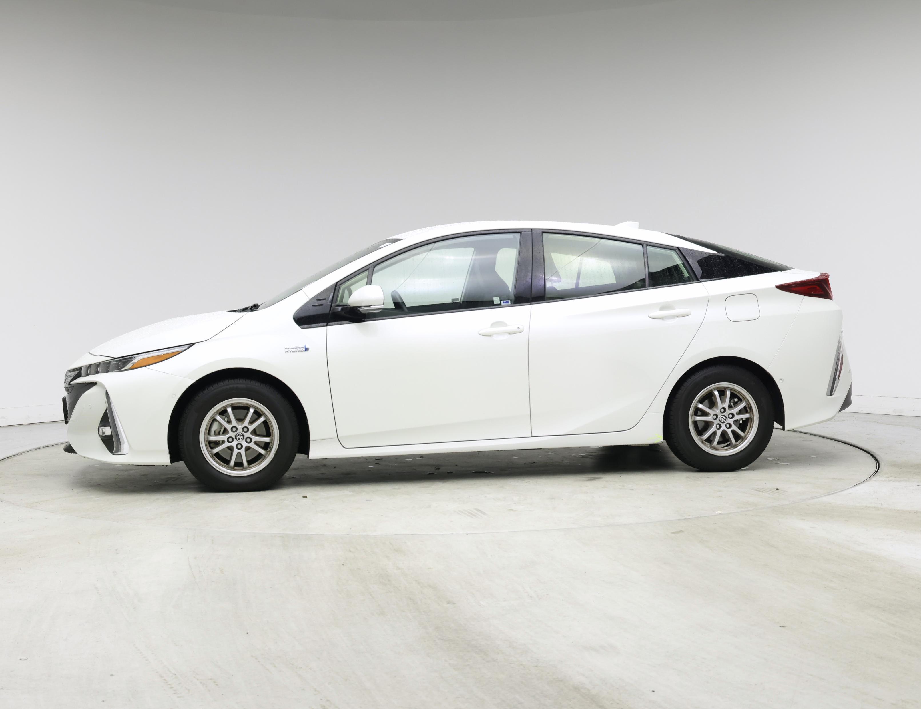 Thumbnail: 2020 Toyota Prius Prime - 3