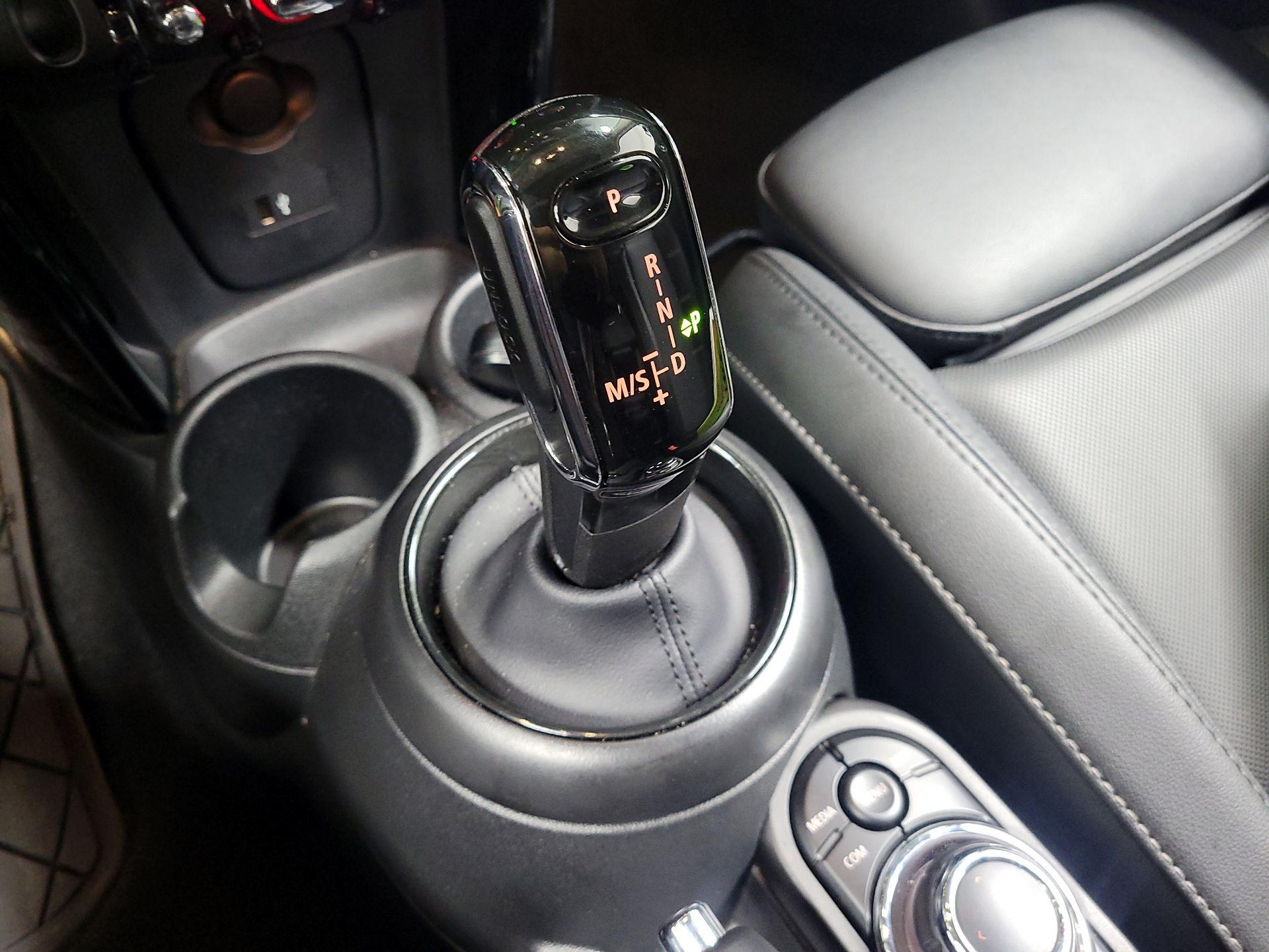 Thumbnail: 2023 MINI Cooper Hardtop - 17