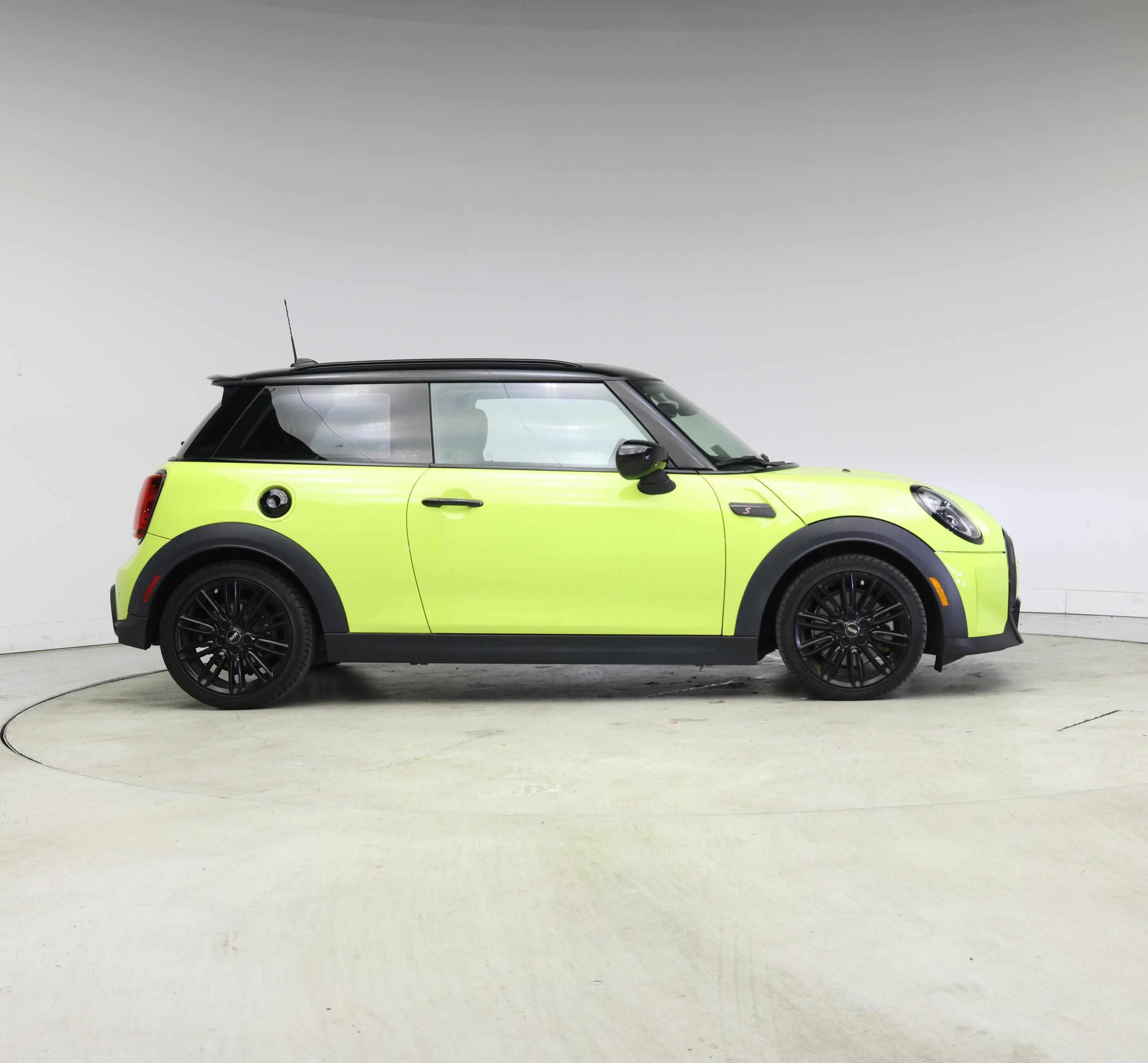 Thumbnail: 2023 MINI Cooper Hardtop - 7