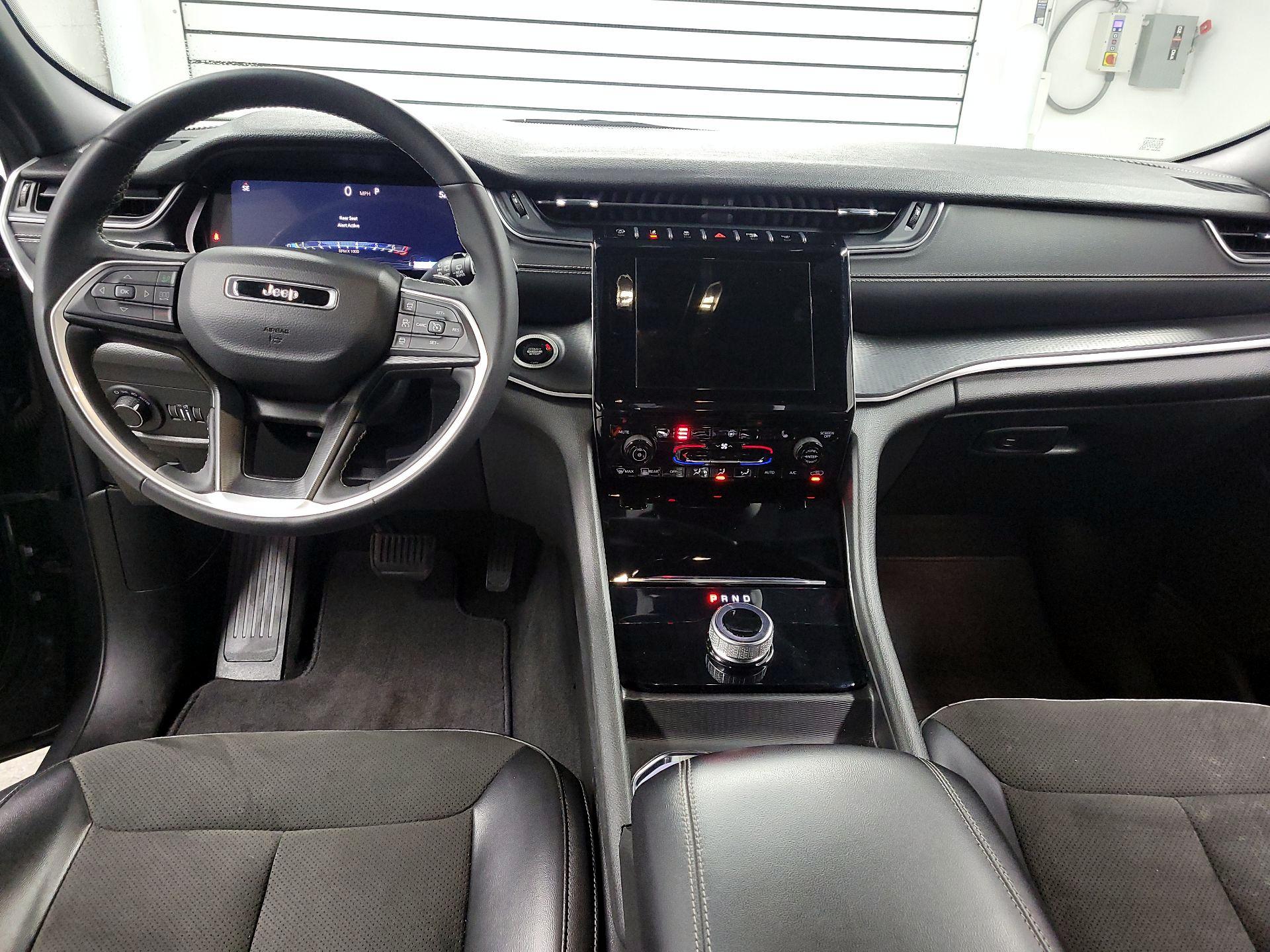 Thumbnail: 2023 Jeep Grand Cherokee - 9