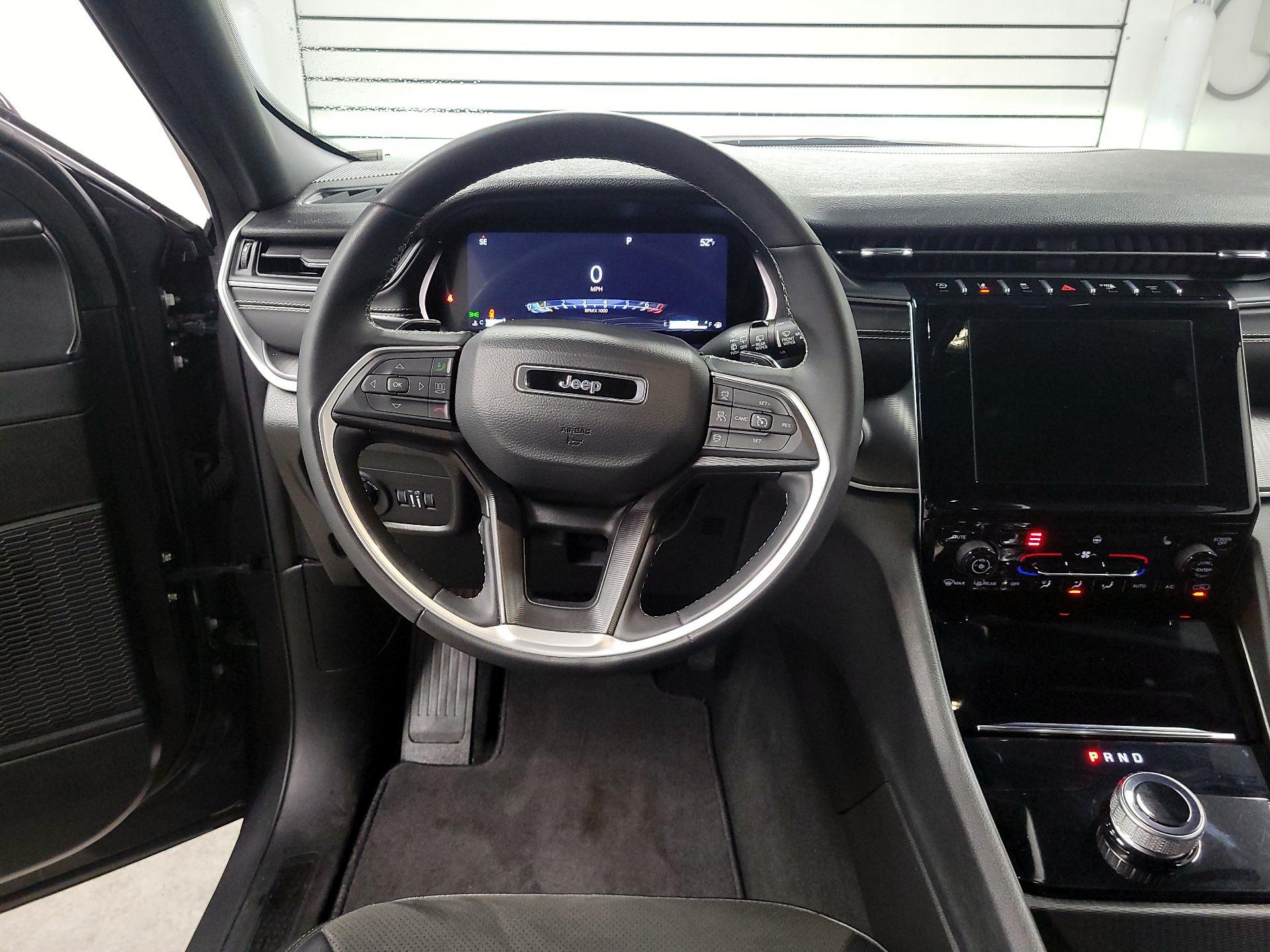 Thumbnail: 2023 Jeep Grand Cherokee - 10