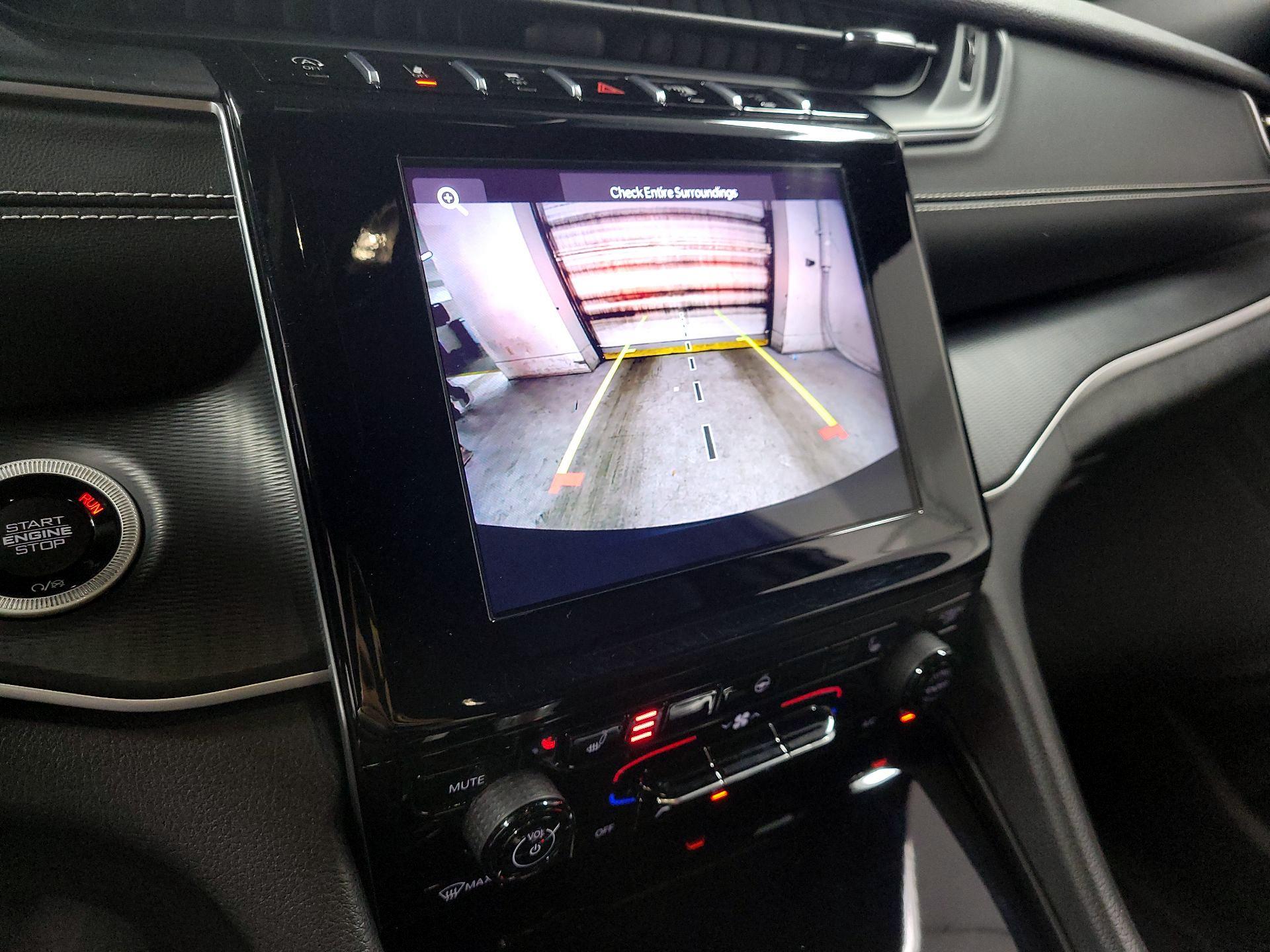 Thumbnail: 2023 Jeep Grand Cherokee - 14