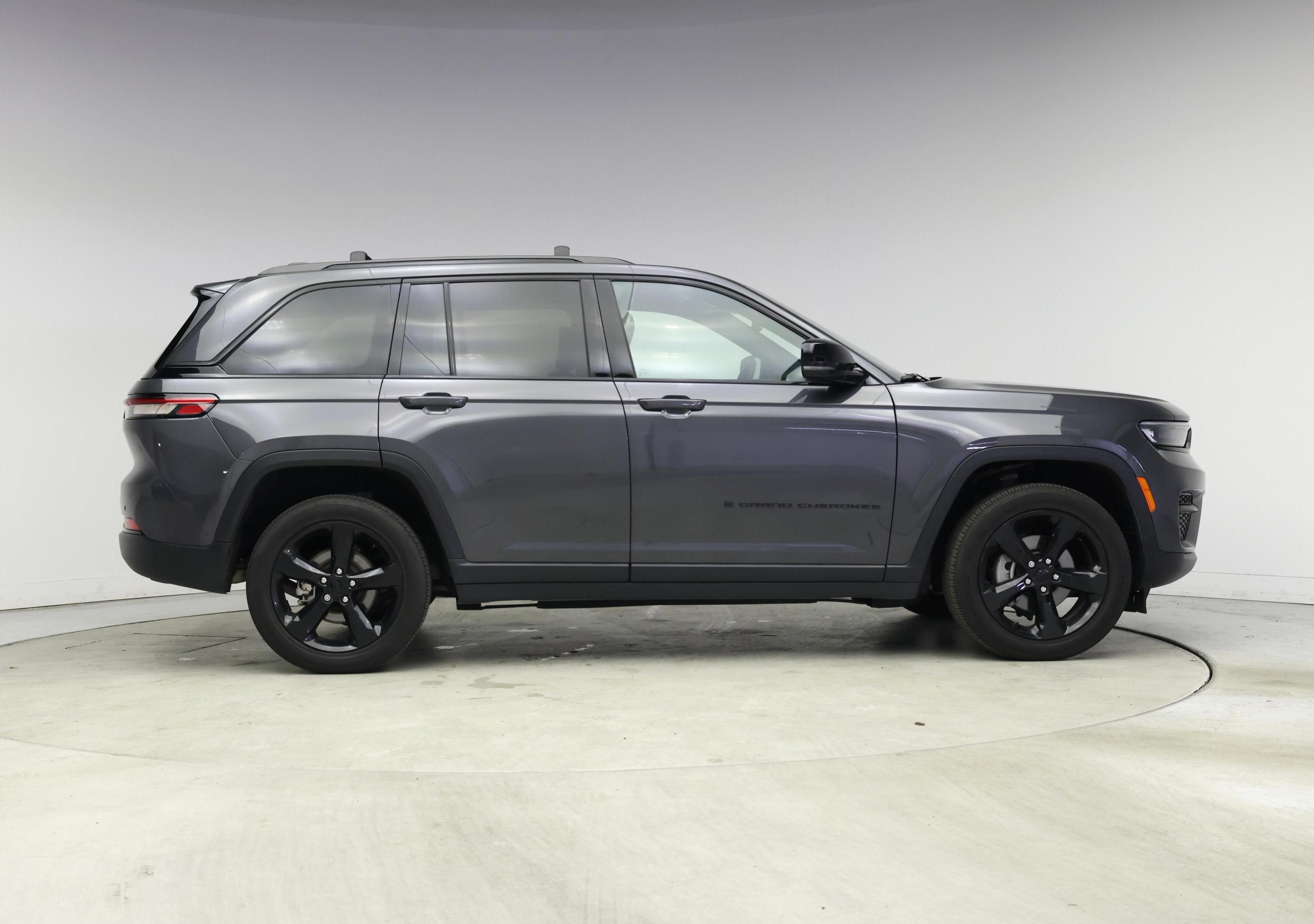 Thumbnail: 2023 Jeep Grand Cherokee - 7