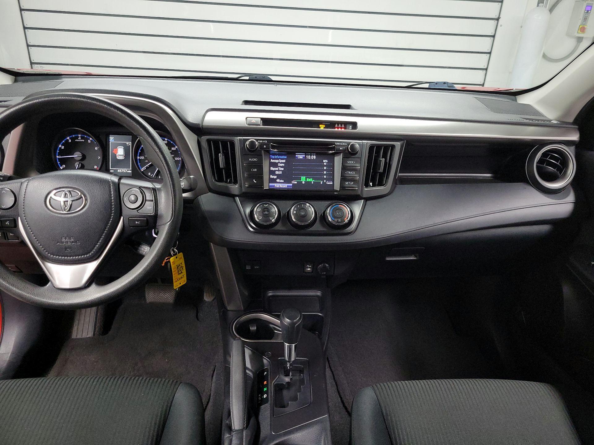 Thumbnail: 2017 Toyota RAV4 - 9