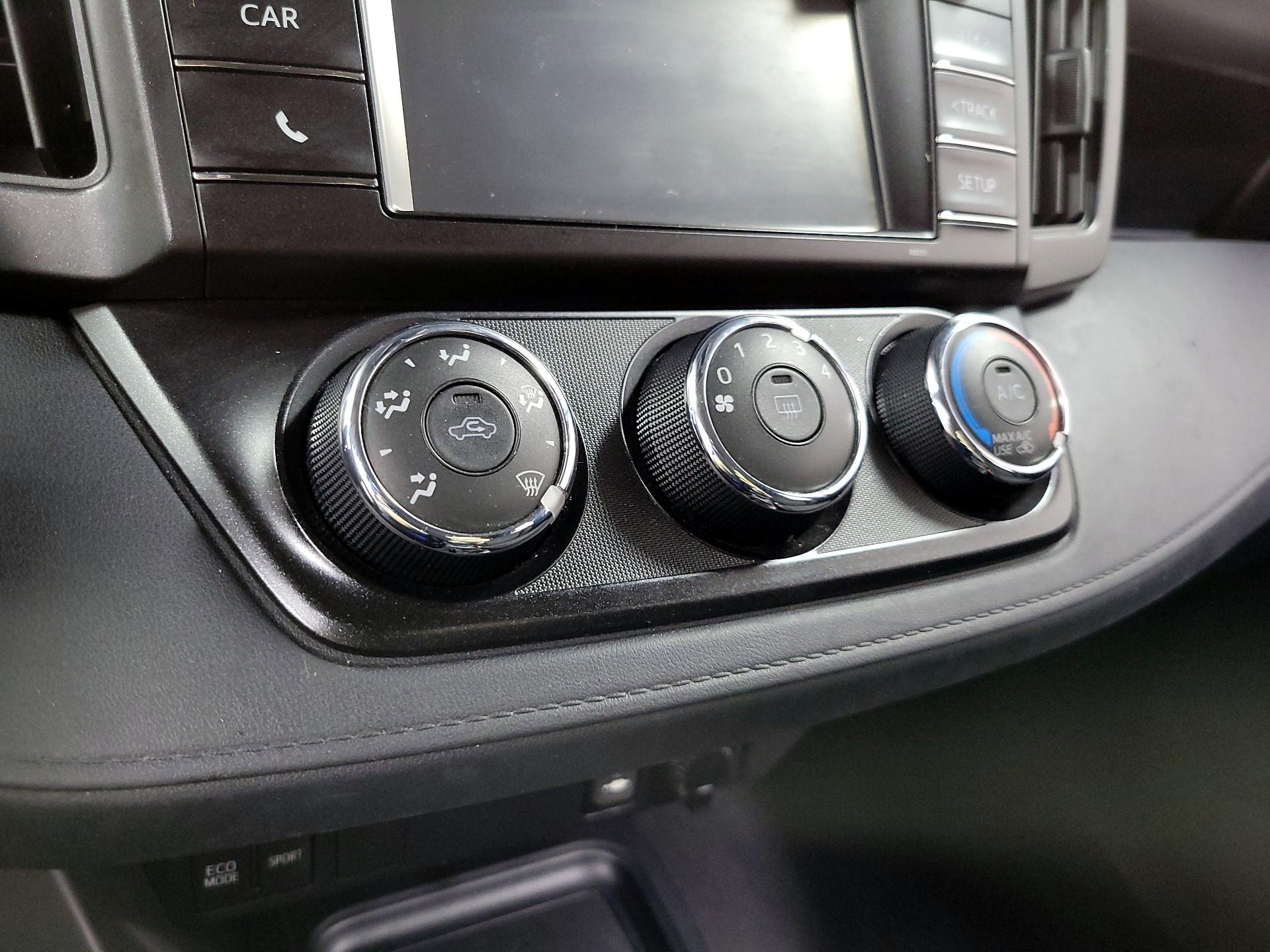 Thumbnail: 2017 Toyota RAV4 - 16