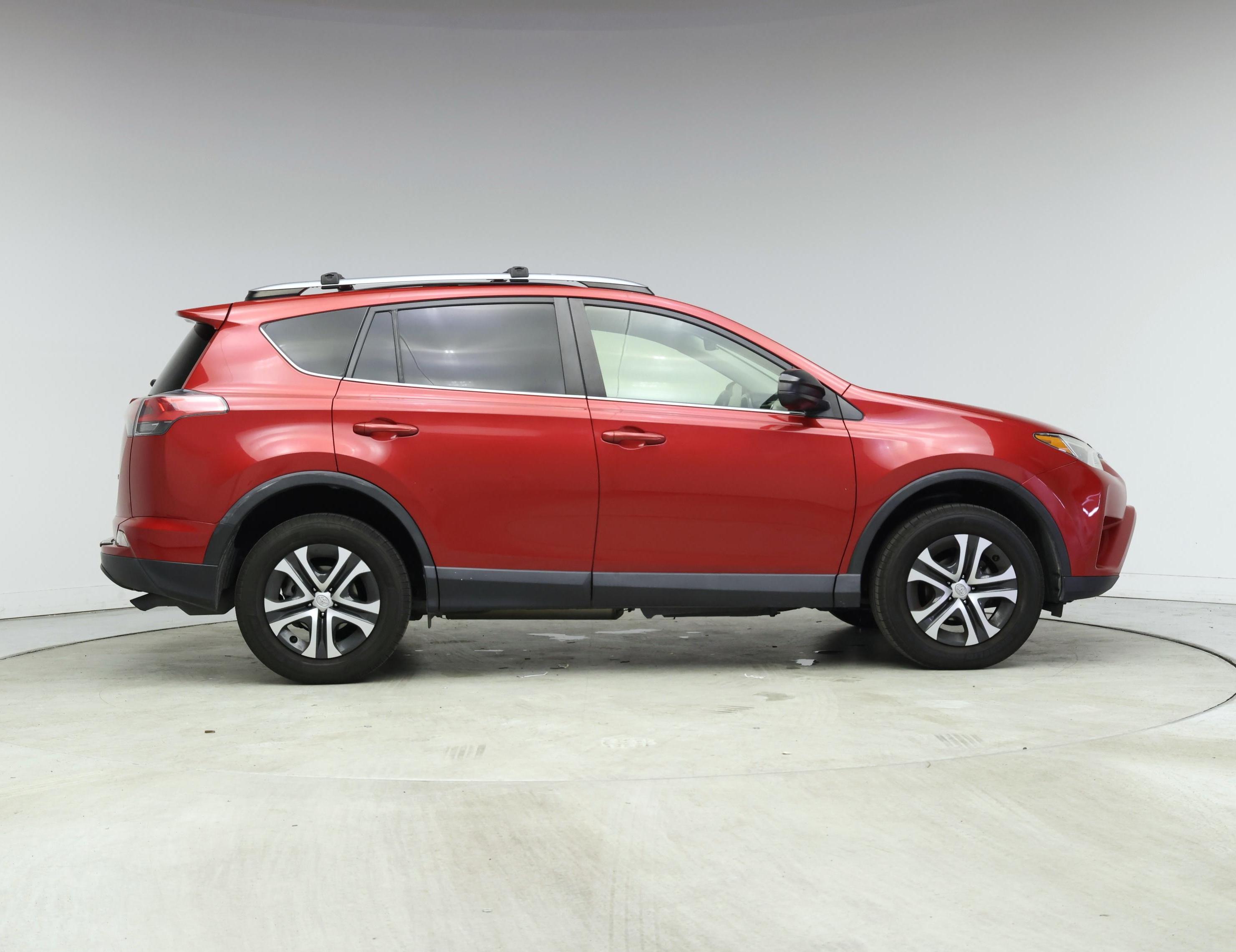 Thumbnail: 2017 Toyota RAV4 - 7