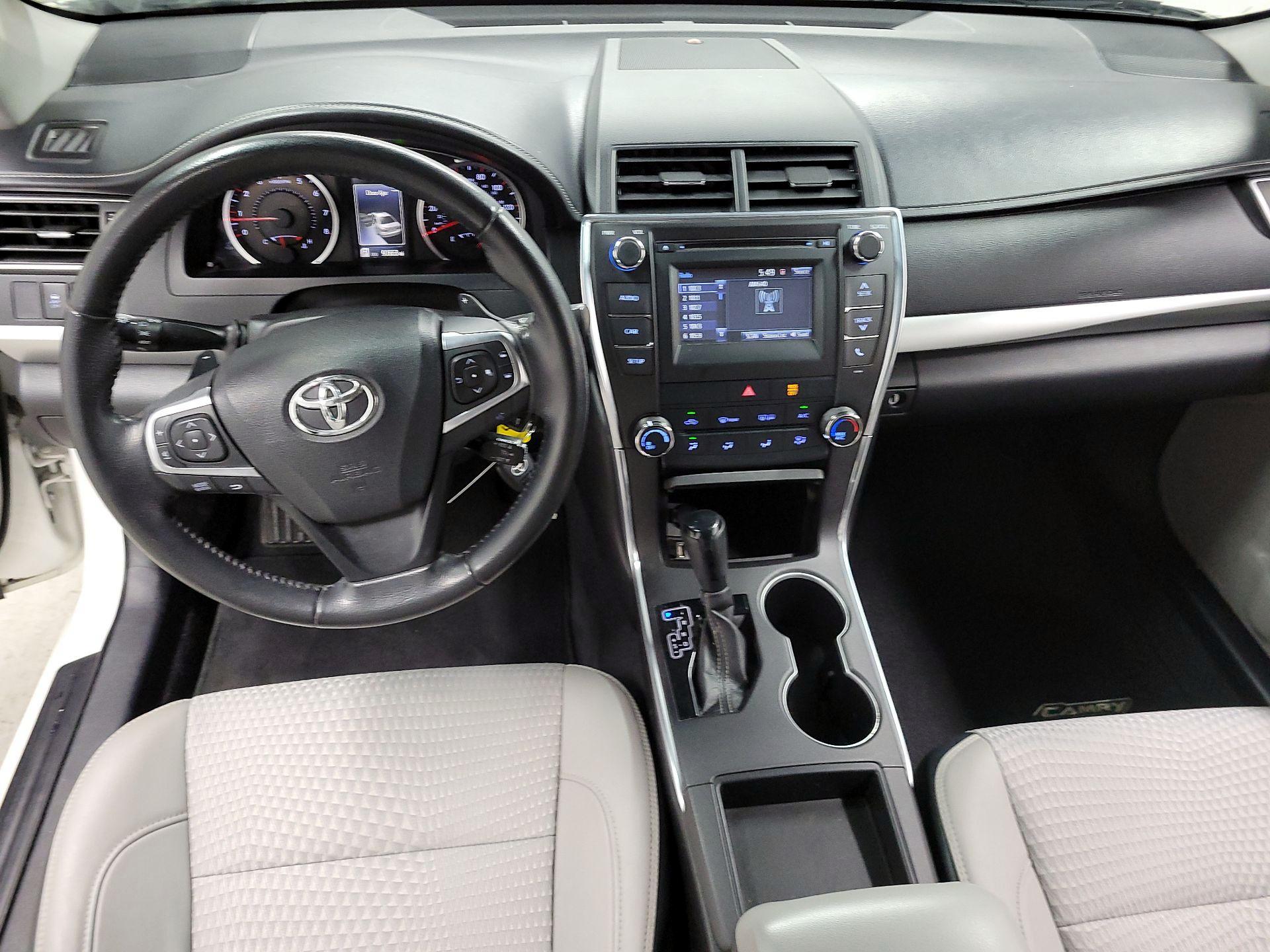 Thumbnail: 2015 Toyota Camry - 9