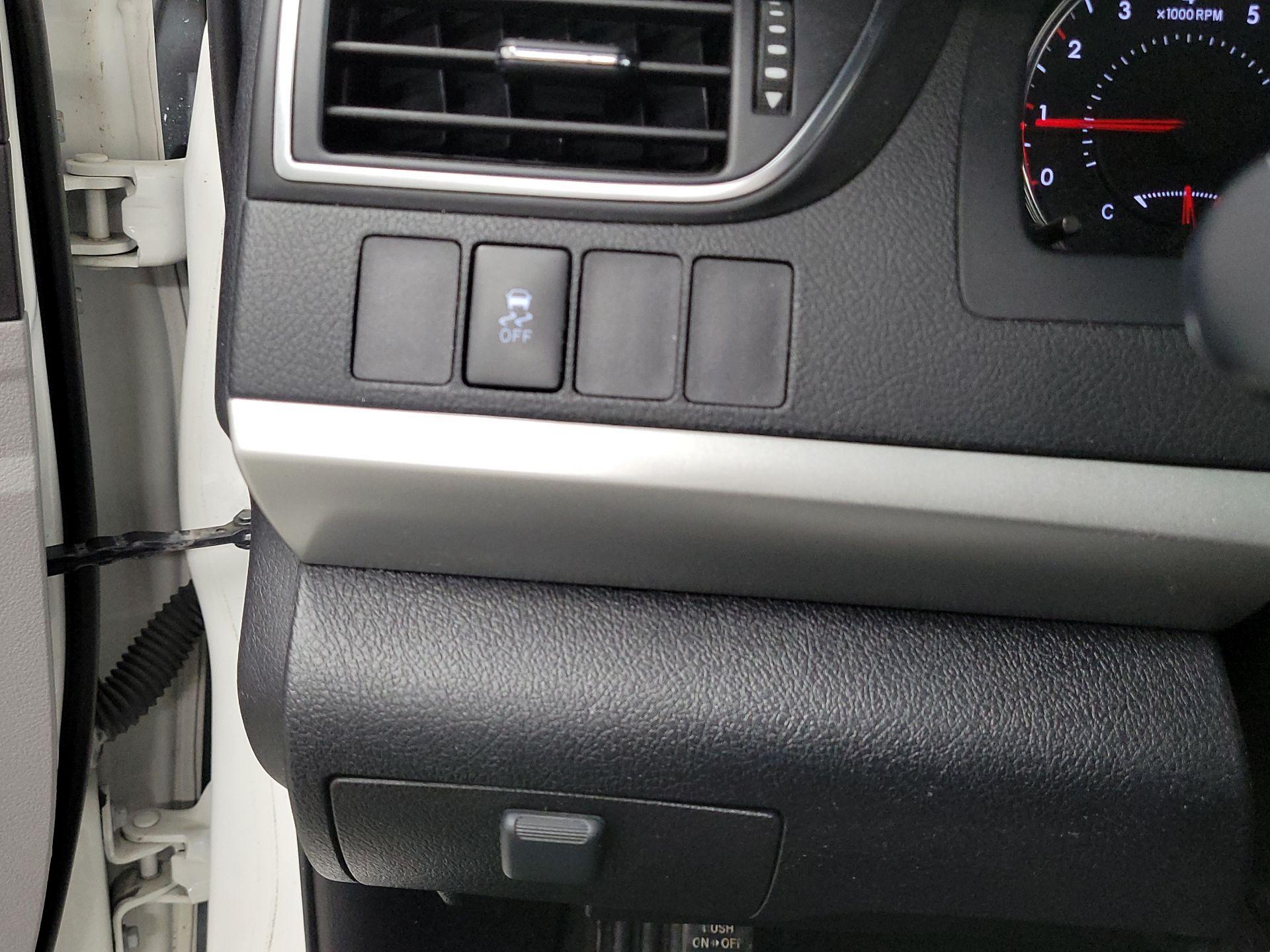 Thumbnail: 2015 Toyota Camry - 13