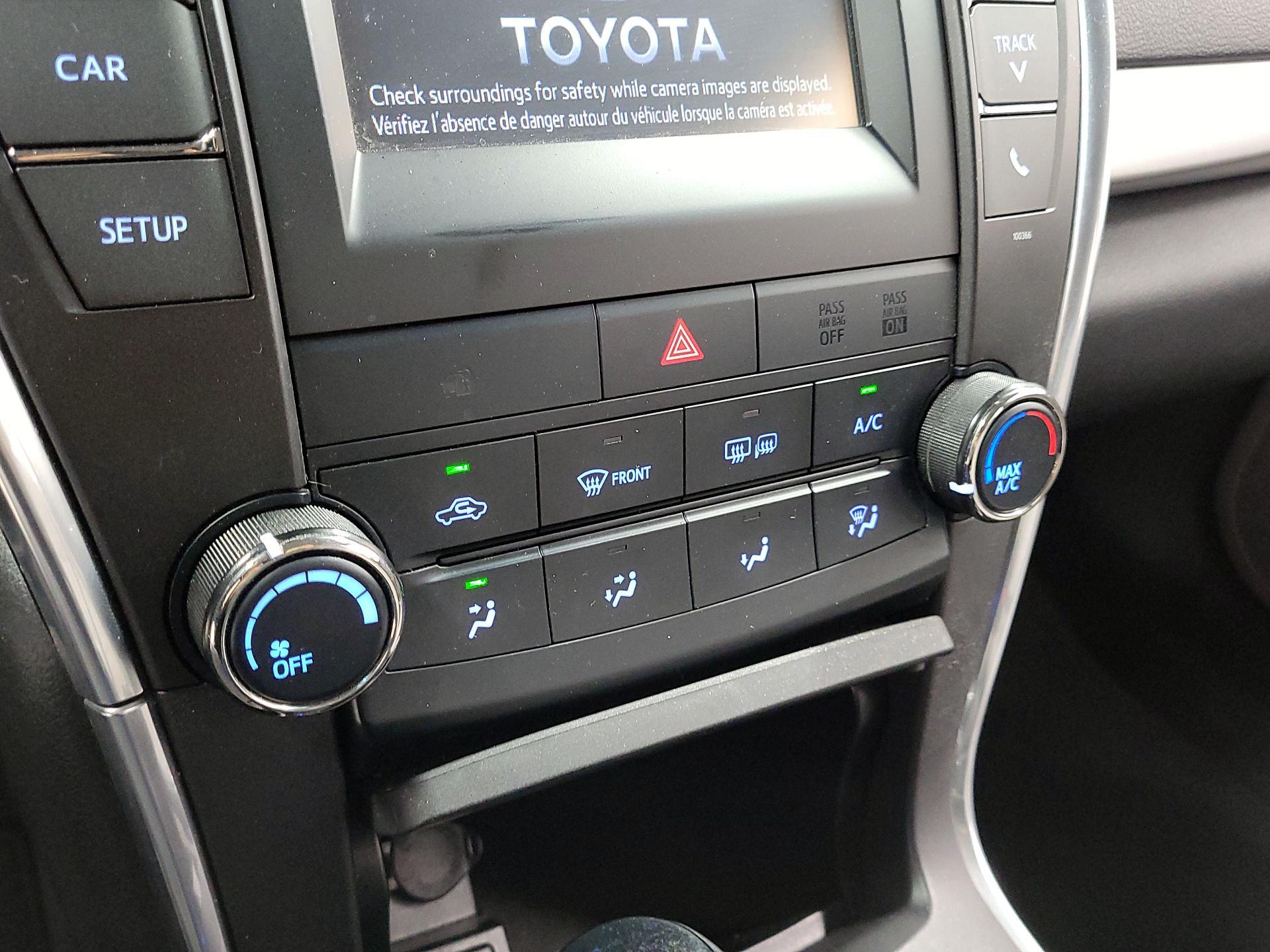 Thumbnail: 2015 Toyota Camry - 15