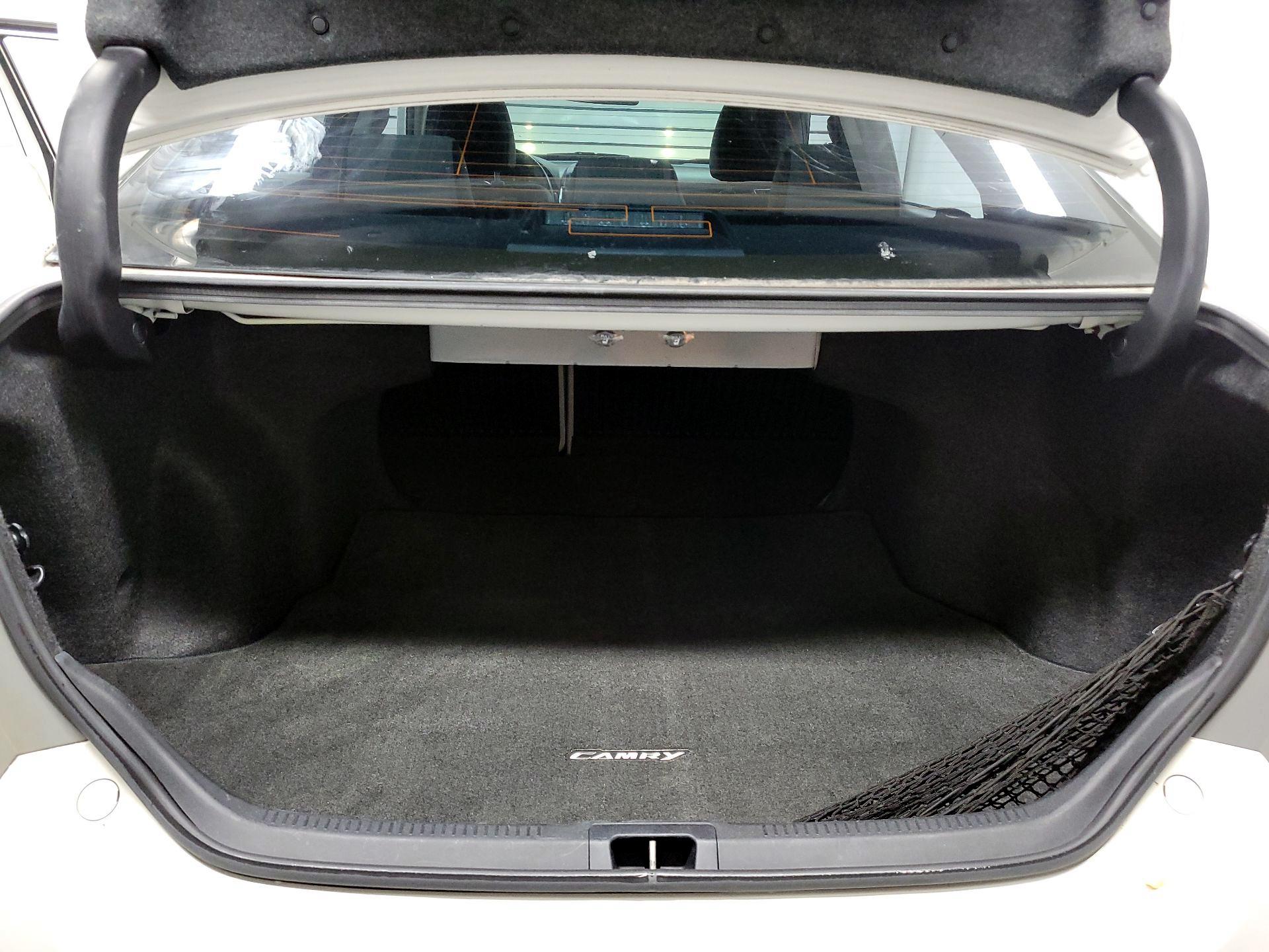 Thumbnail: 2015 Toyota Camry - 18