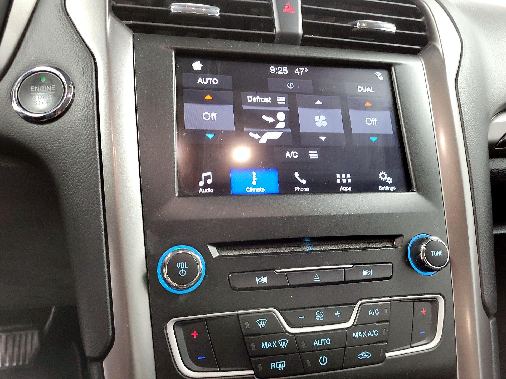 Thumbnail: 2017 Ford Fusion - 16