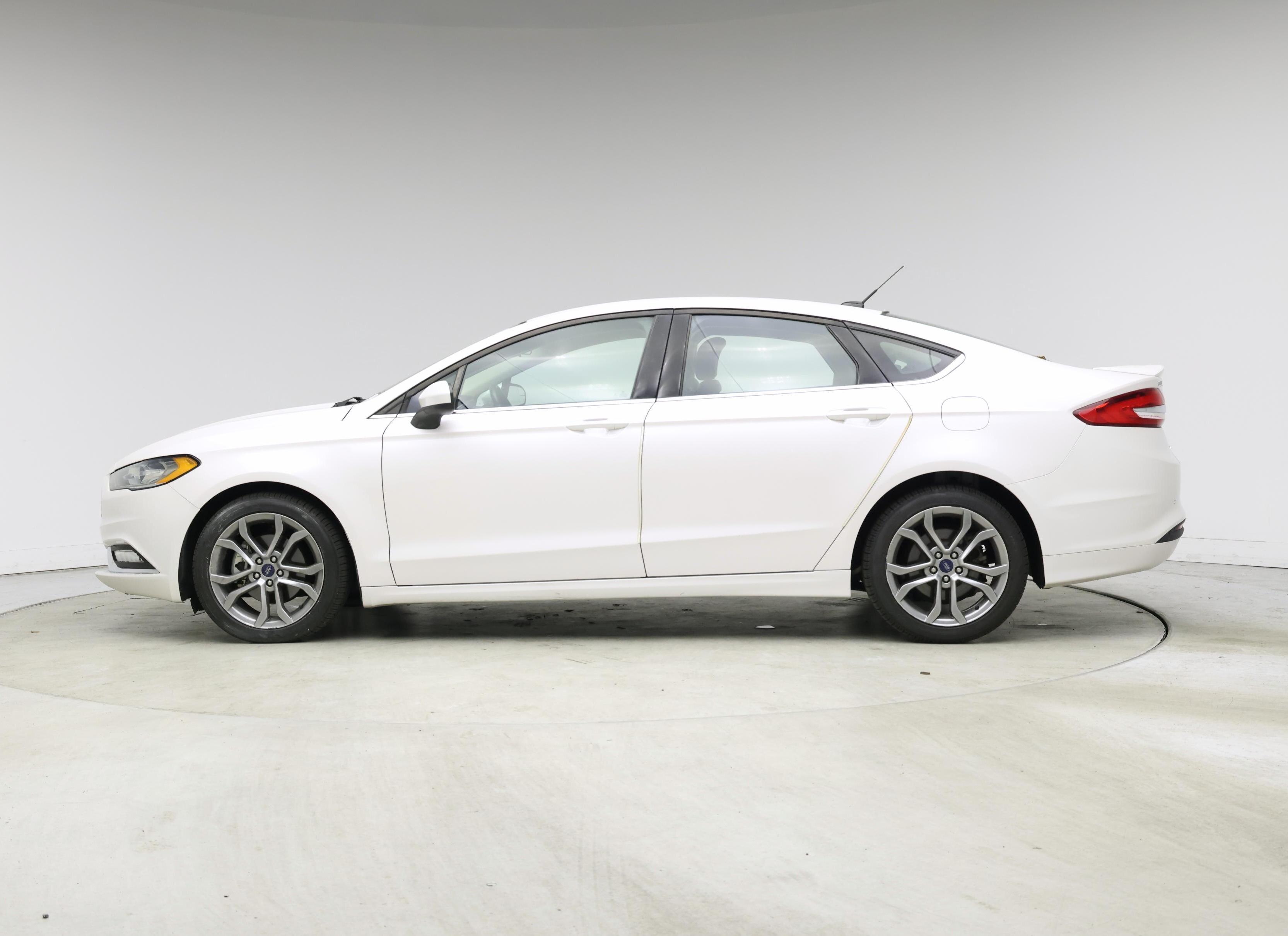 Thumbnail: 2017 Ford Fusion - 3