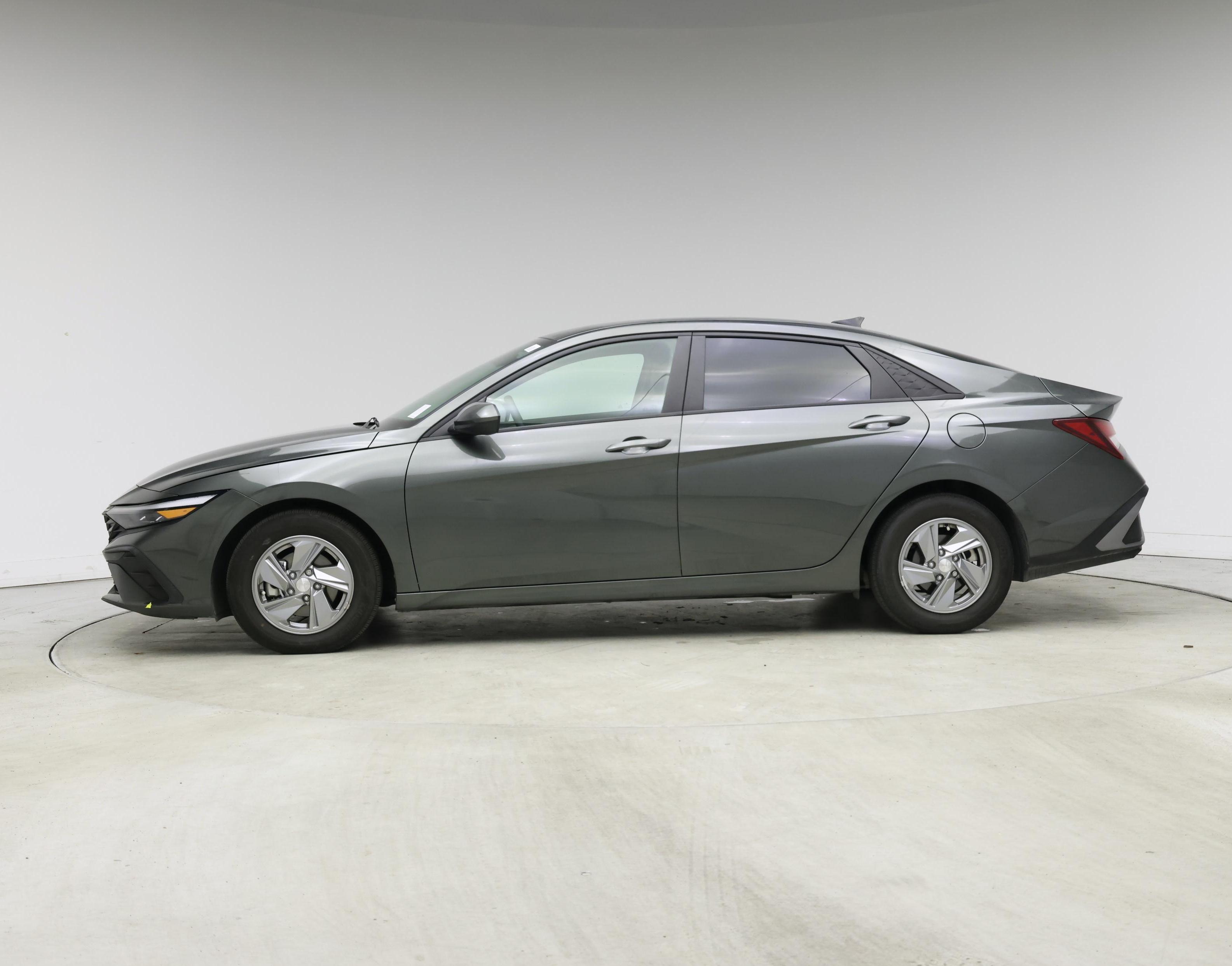 Thumbnail: 2024 Hyundai Elantra - 3