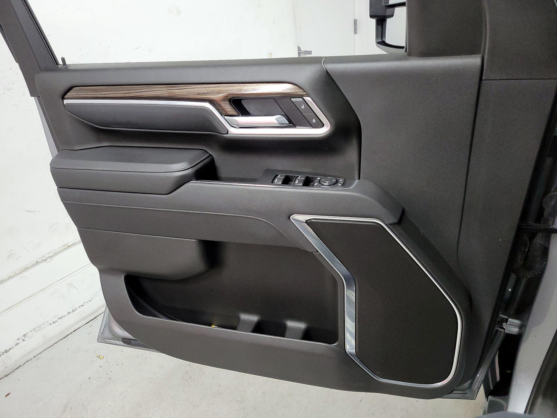 Thumbnail: 2025 Chevrolet Silverado 2500 - 12