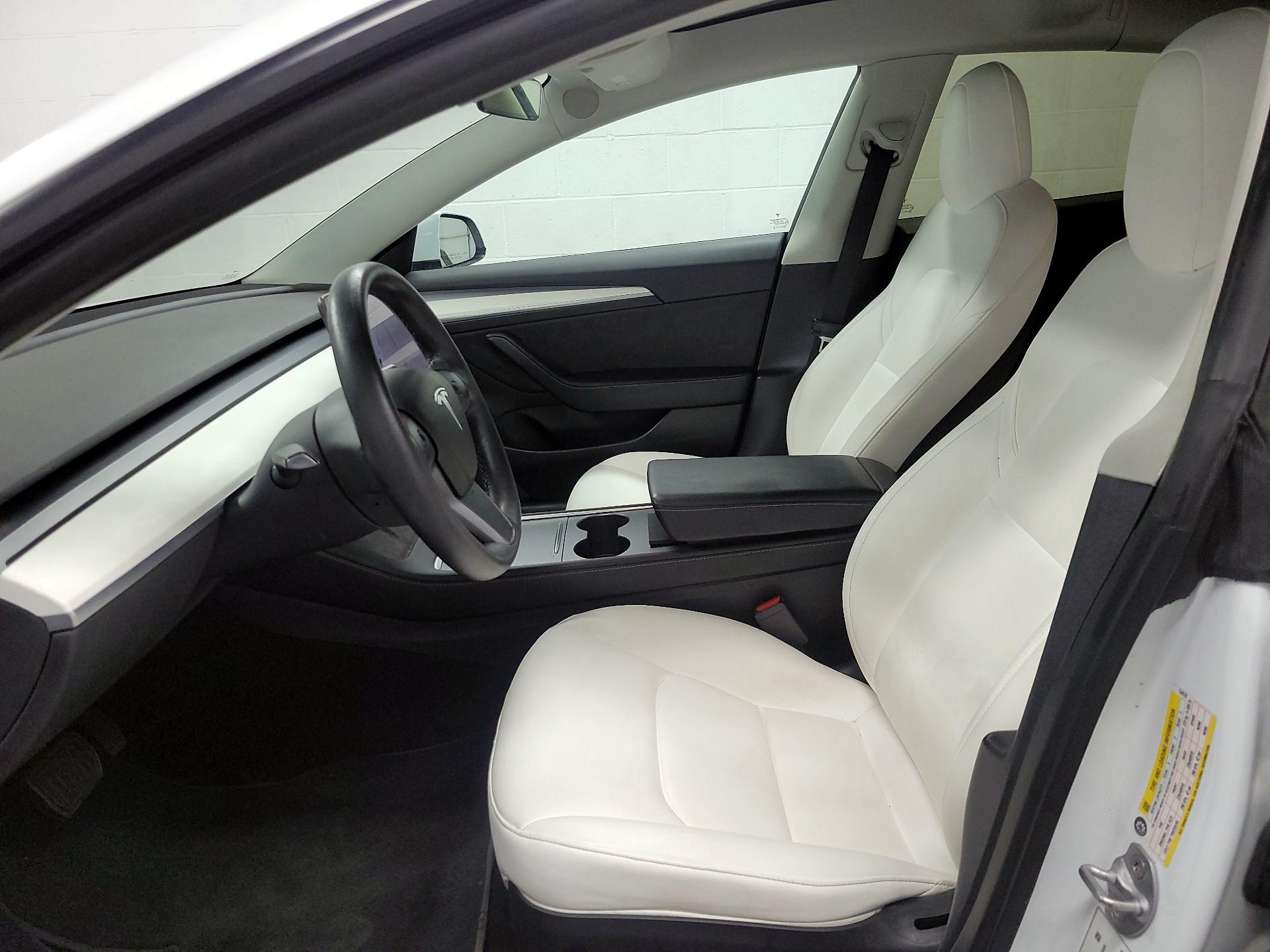 Thumbnail: 2022 Tesla Model 3 - 11