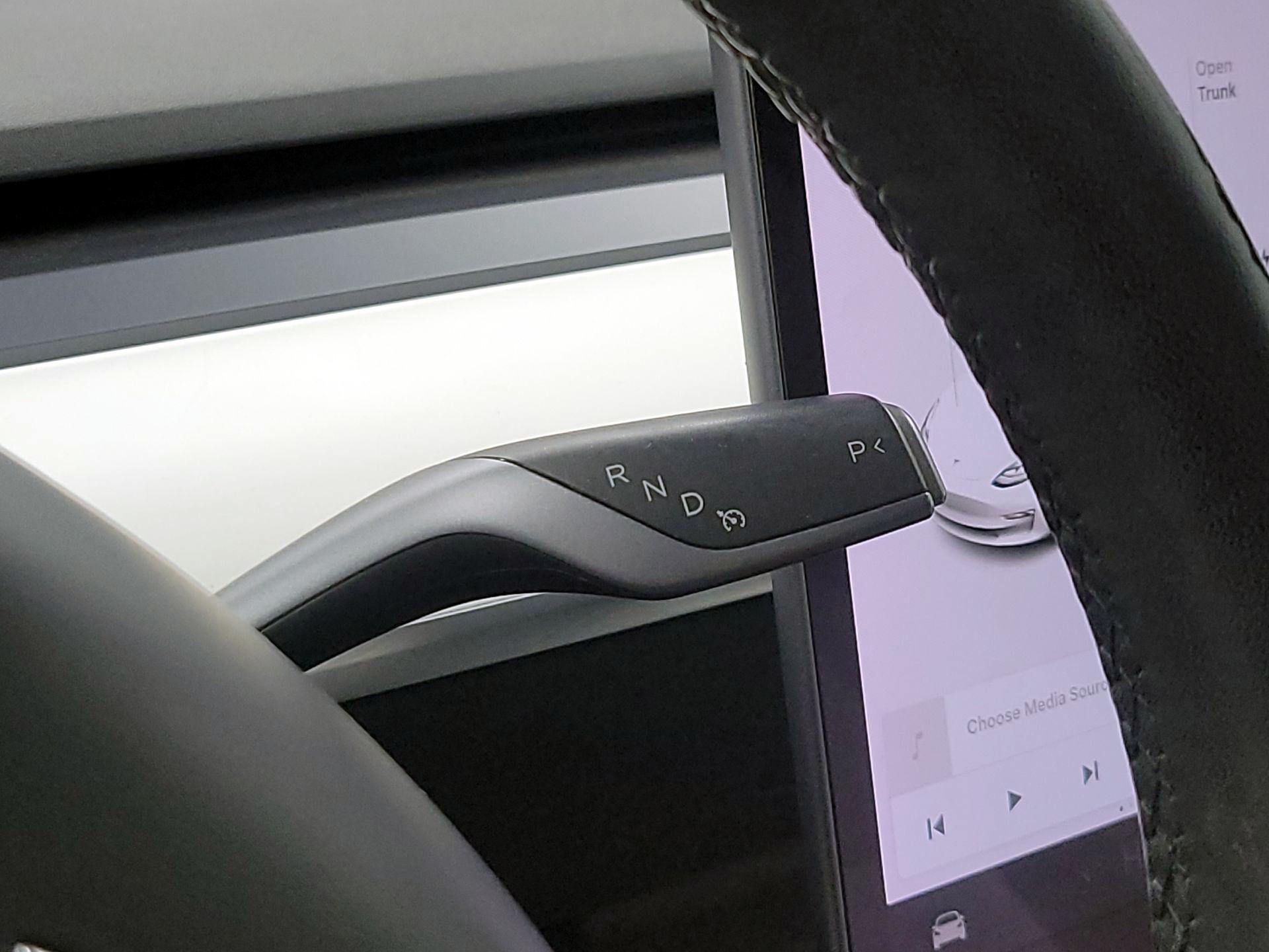 Thumbnail: 2022 Tesla Model 3 - 16